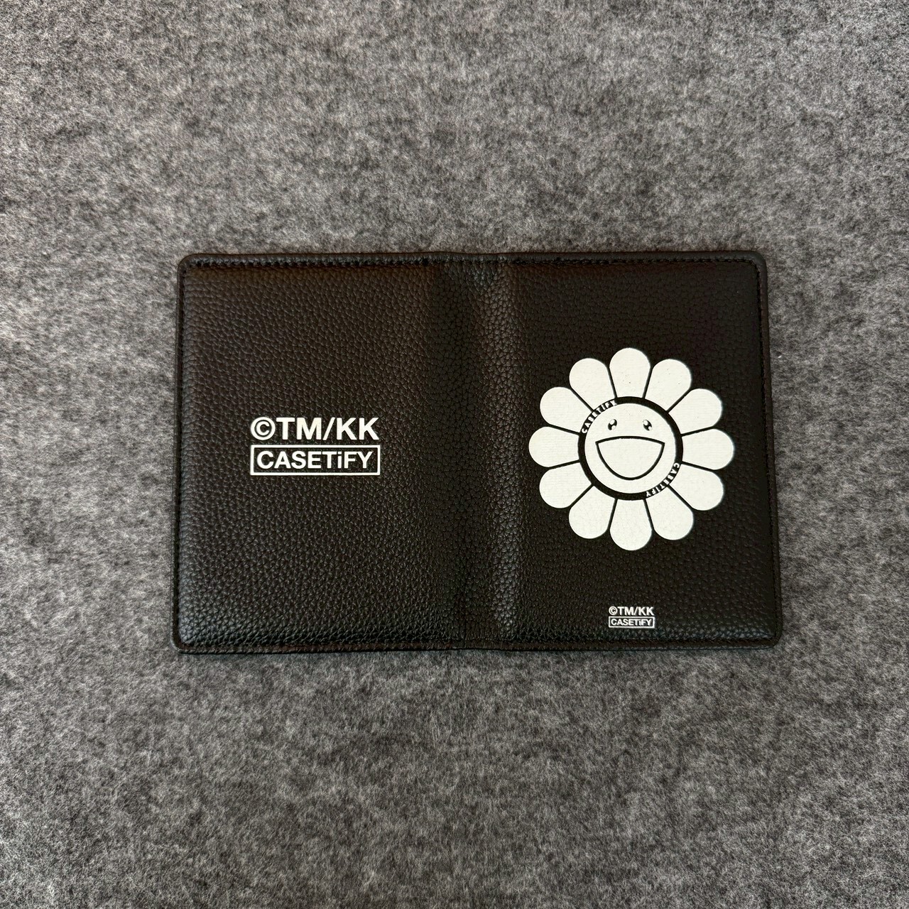 TAKASHI MURAKAMI x CASETiFY PASSPORT HOLDER 香港展場限定