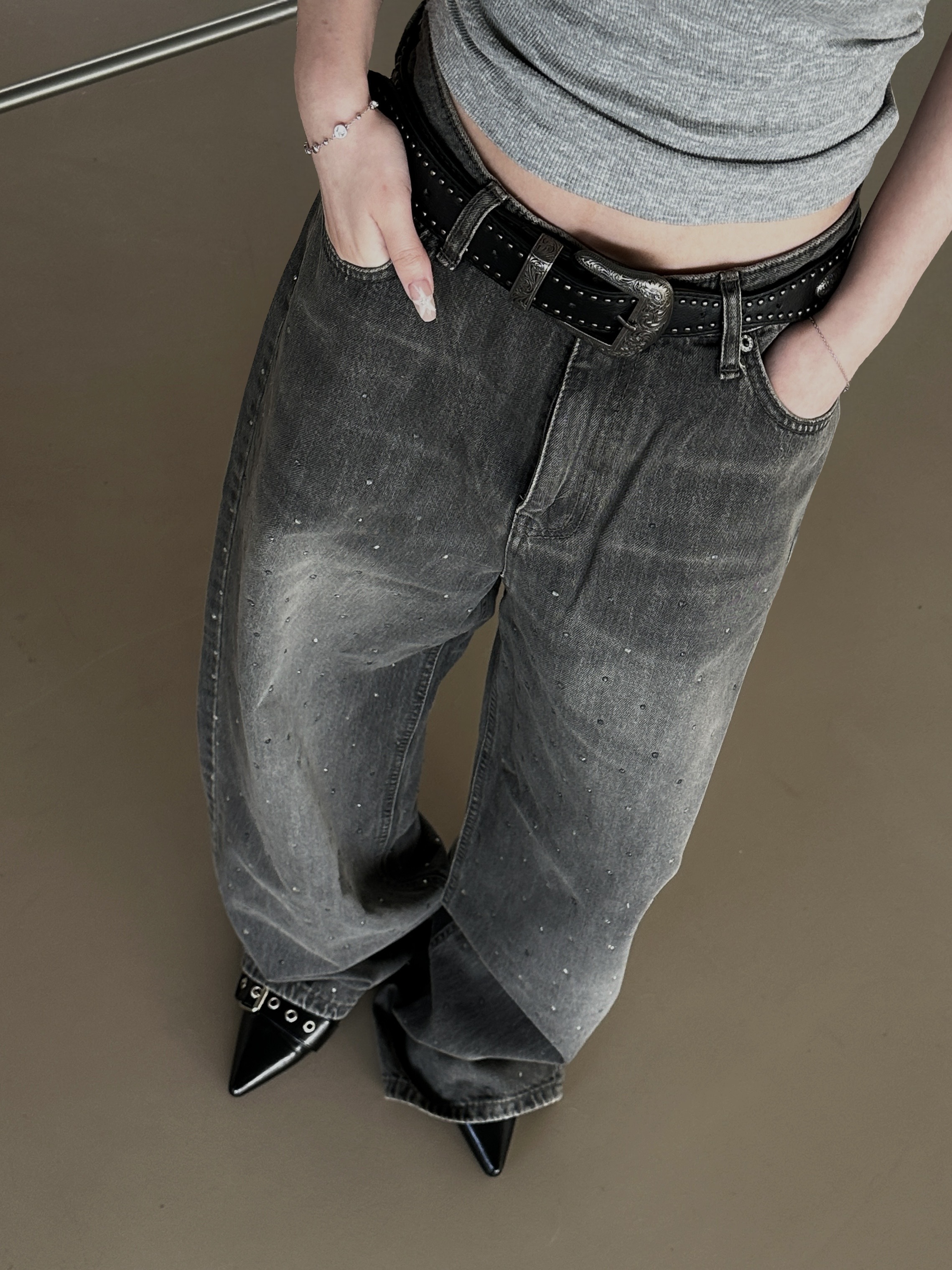 Y18 Foggy 細緻點鑽丹寧寬褲 (炭黑)