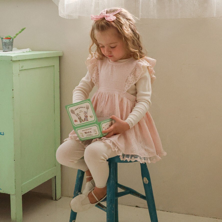 90-140 浪漫蕾絲罩衫背心 2色