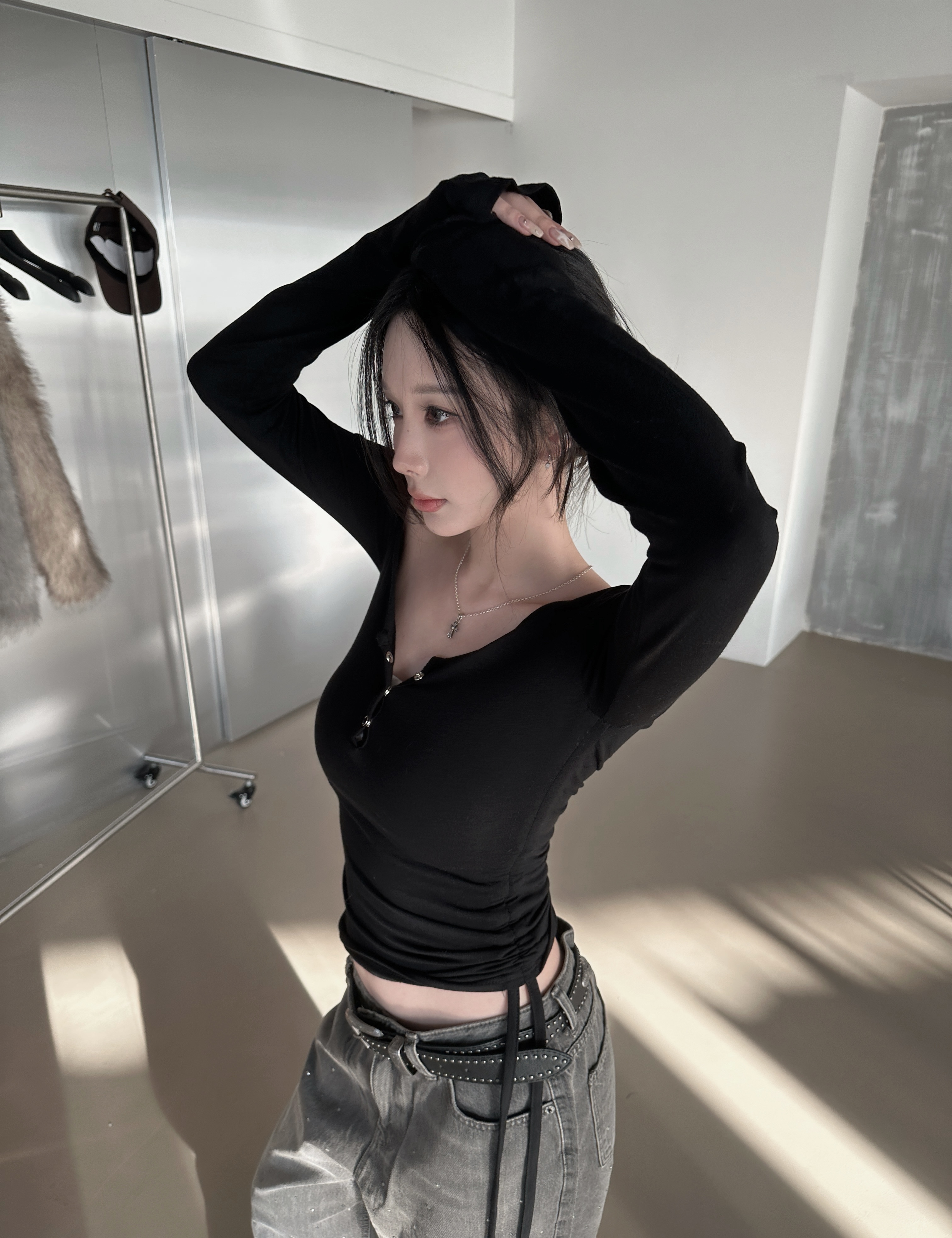 【現貨】Y11 After rain 斜肩抽繩Tee (黑)