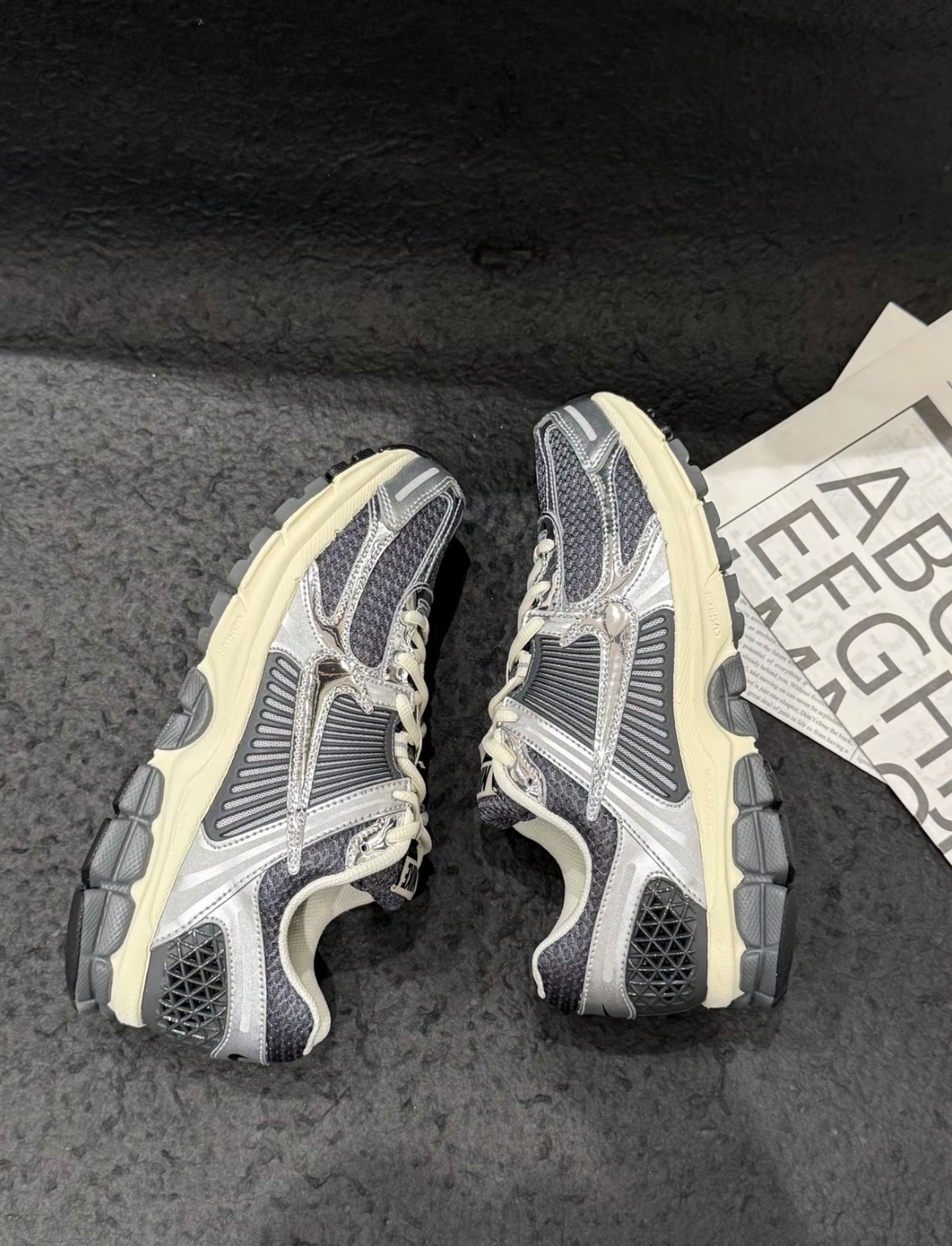 【逢甲 FUZZY】Nike Zoom Vomero 5 "Iron Grey Chrome" 鐵銀 IM3486-001