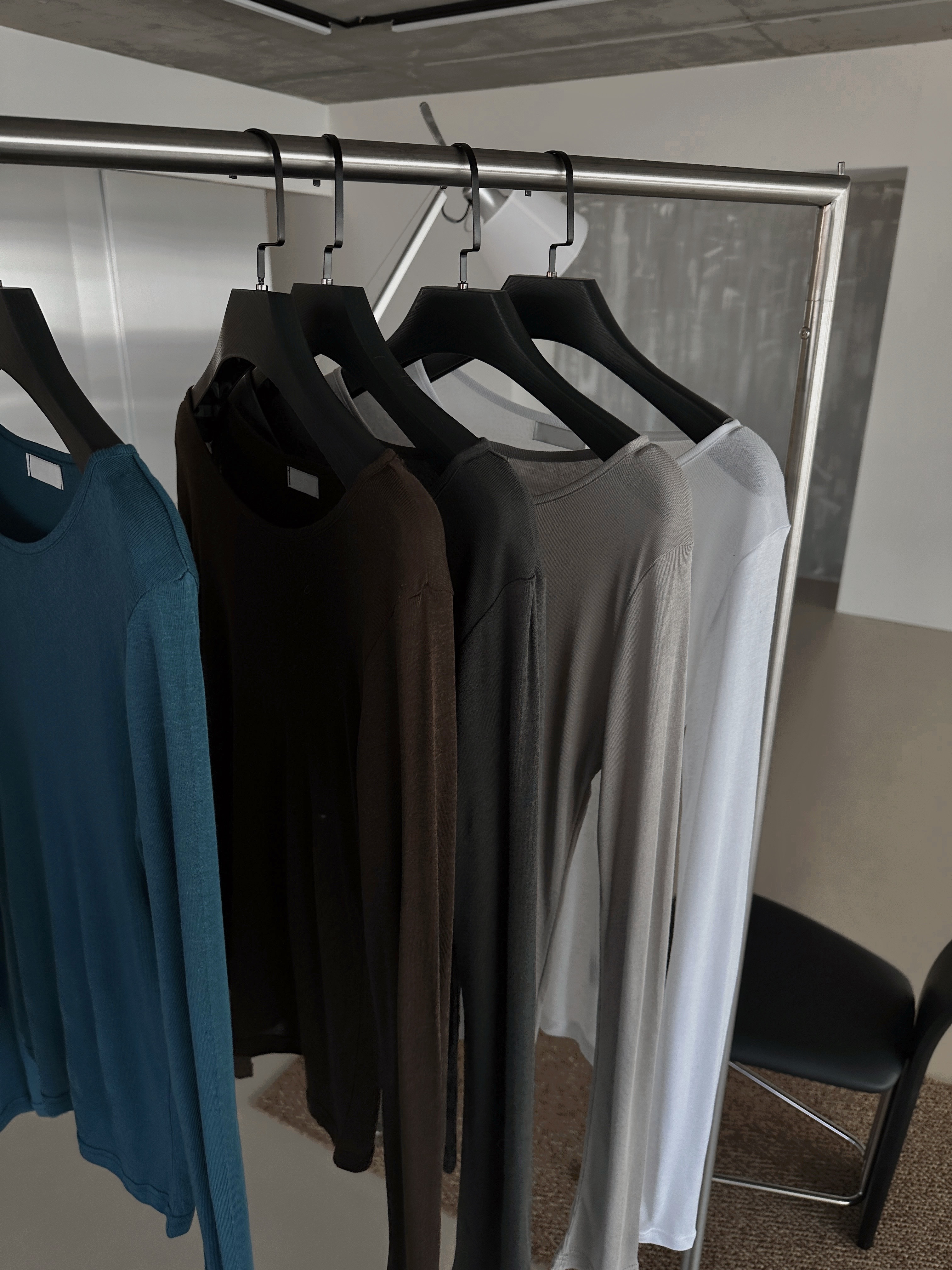 Y02 柔霧感 調色盤打底上衣 (深灰)