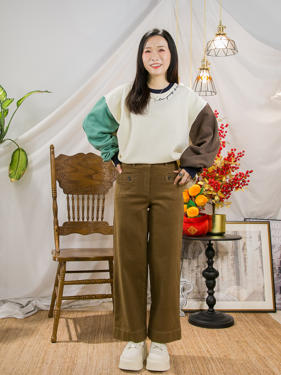 開倉低至半價😱FINALSALE📣  領邊英文字刺繡．手袖拼色 內抓毛 衛衣料TOP【不設退換】