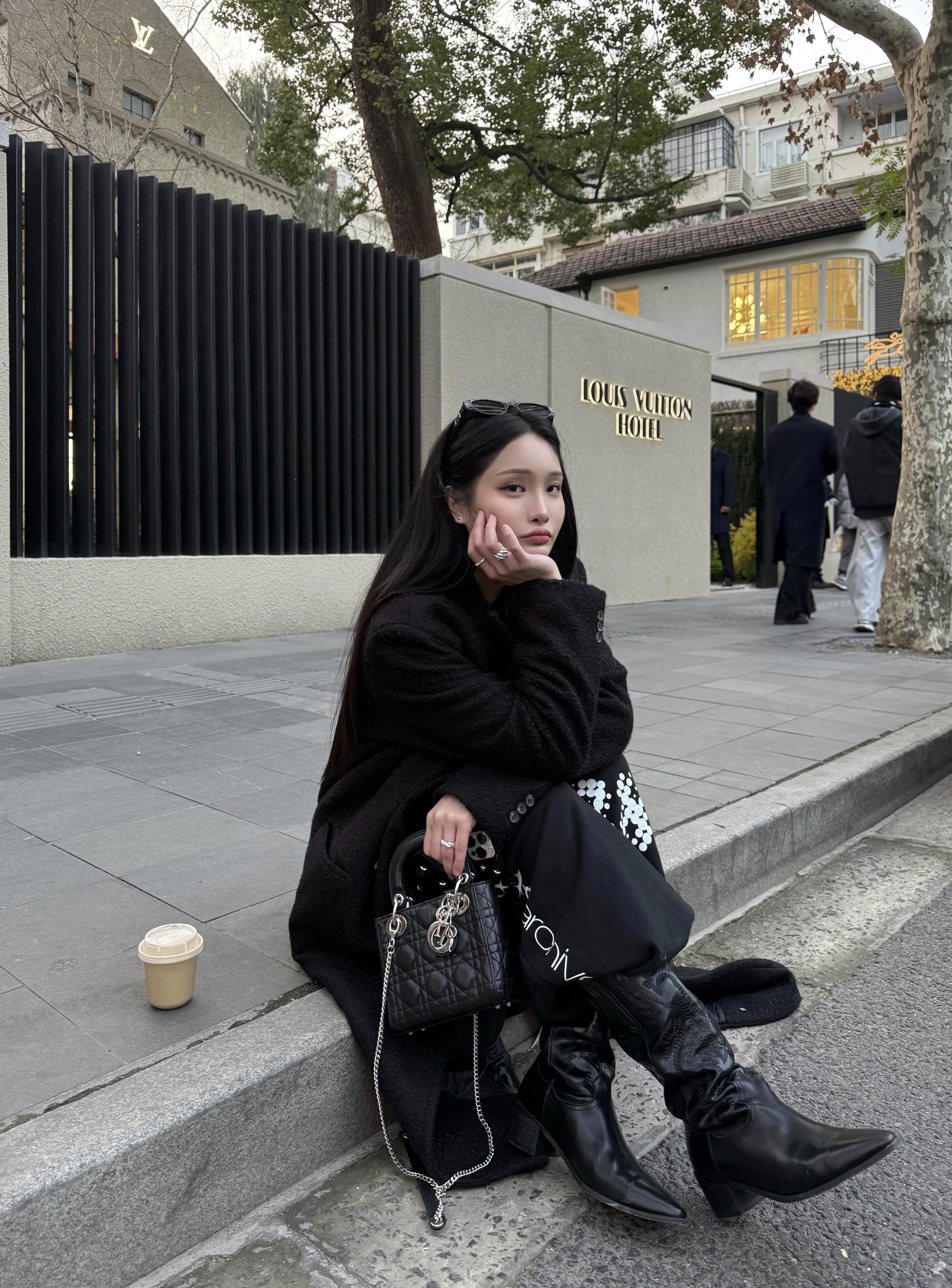 Silent 黑色刺繡西部靴