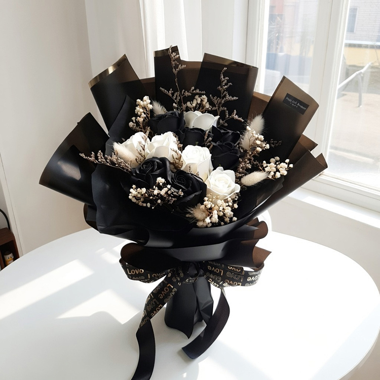 11朵黑白玫瑰香皂花花束