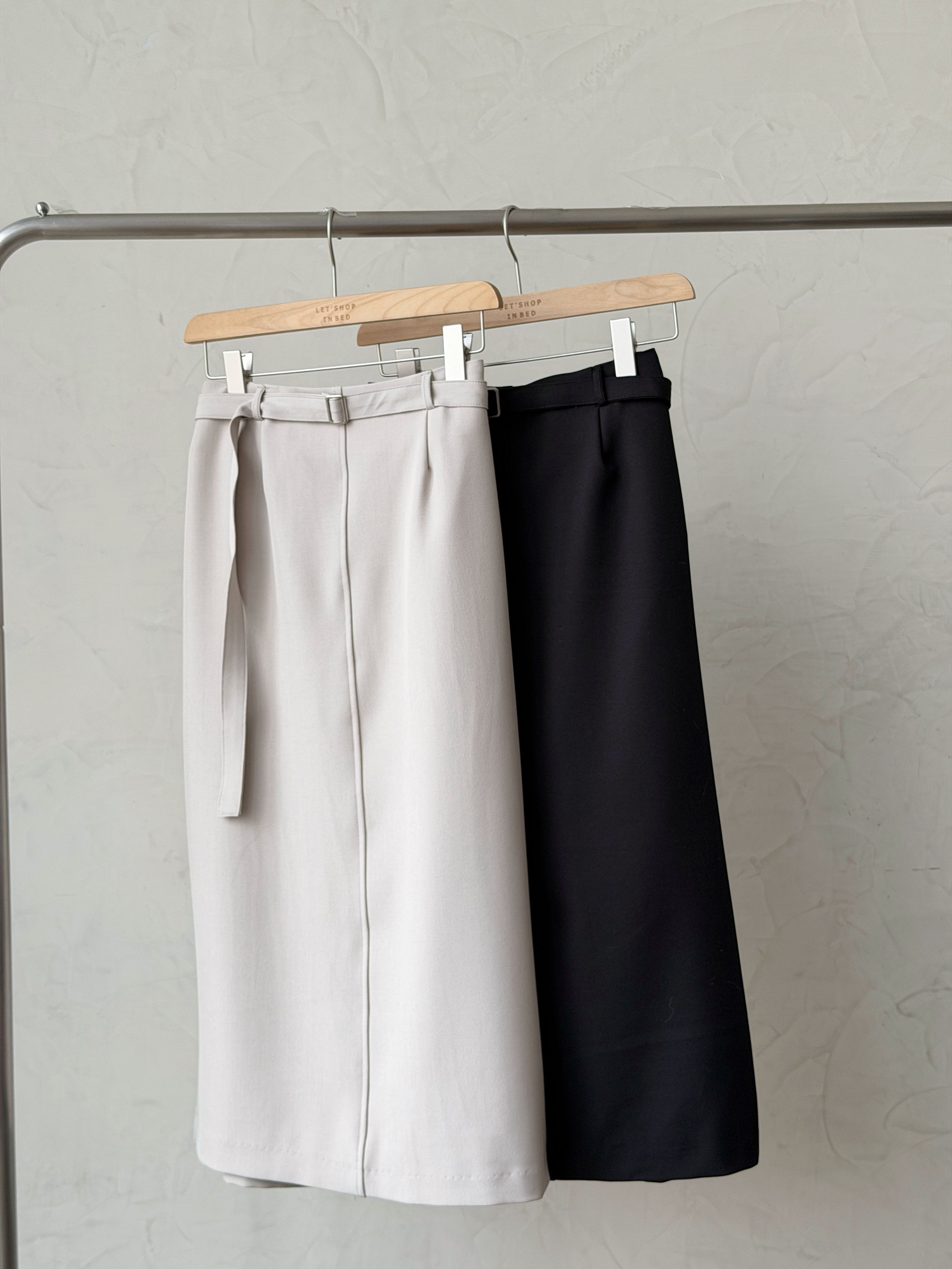 KR461 直筒連belt半折長裙-2色