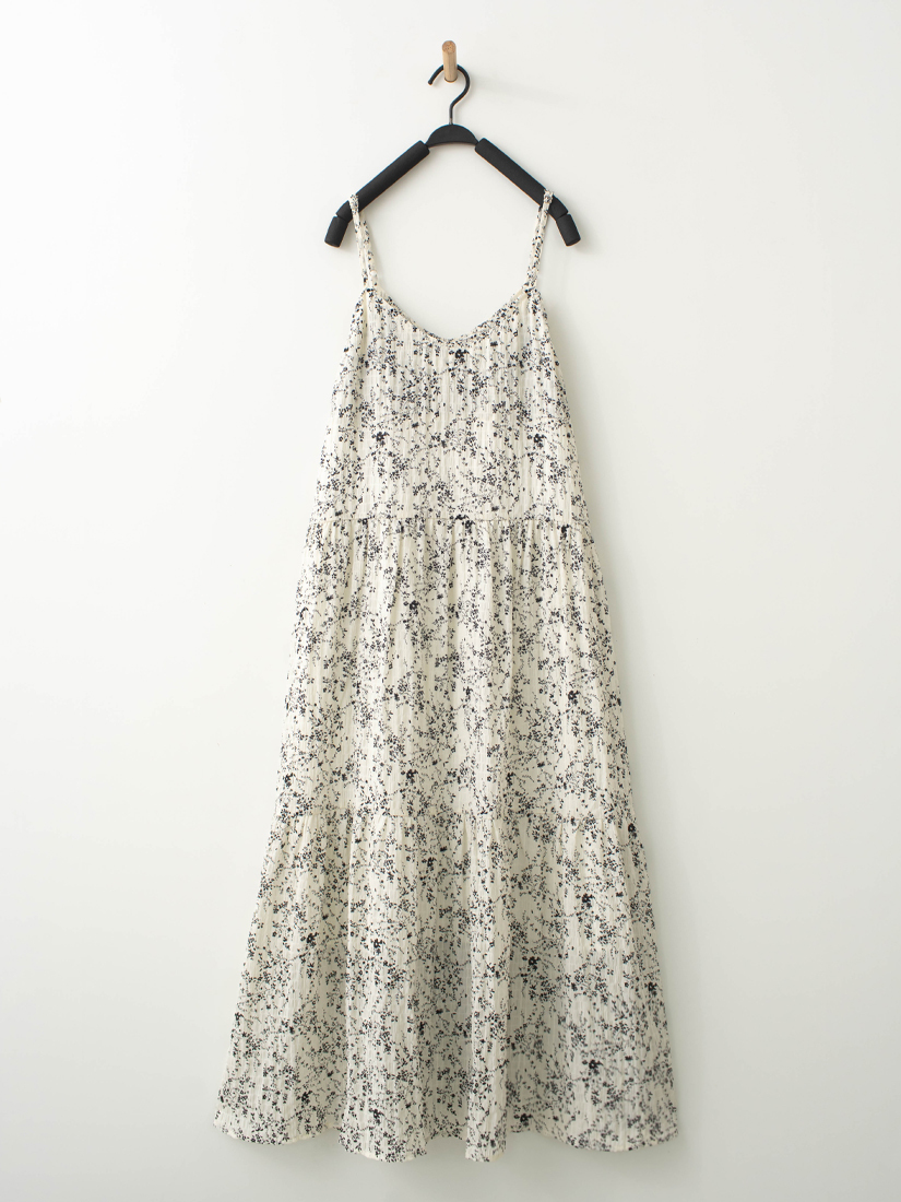 輕柔碎花細褶肩帶長洋裝