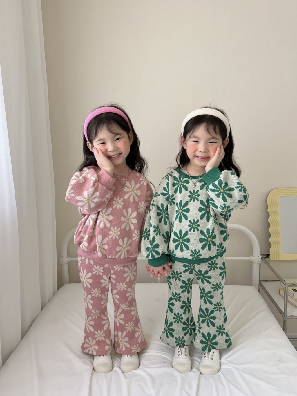 正韓春MORAN 兩色綻放花朵套裝