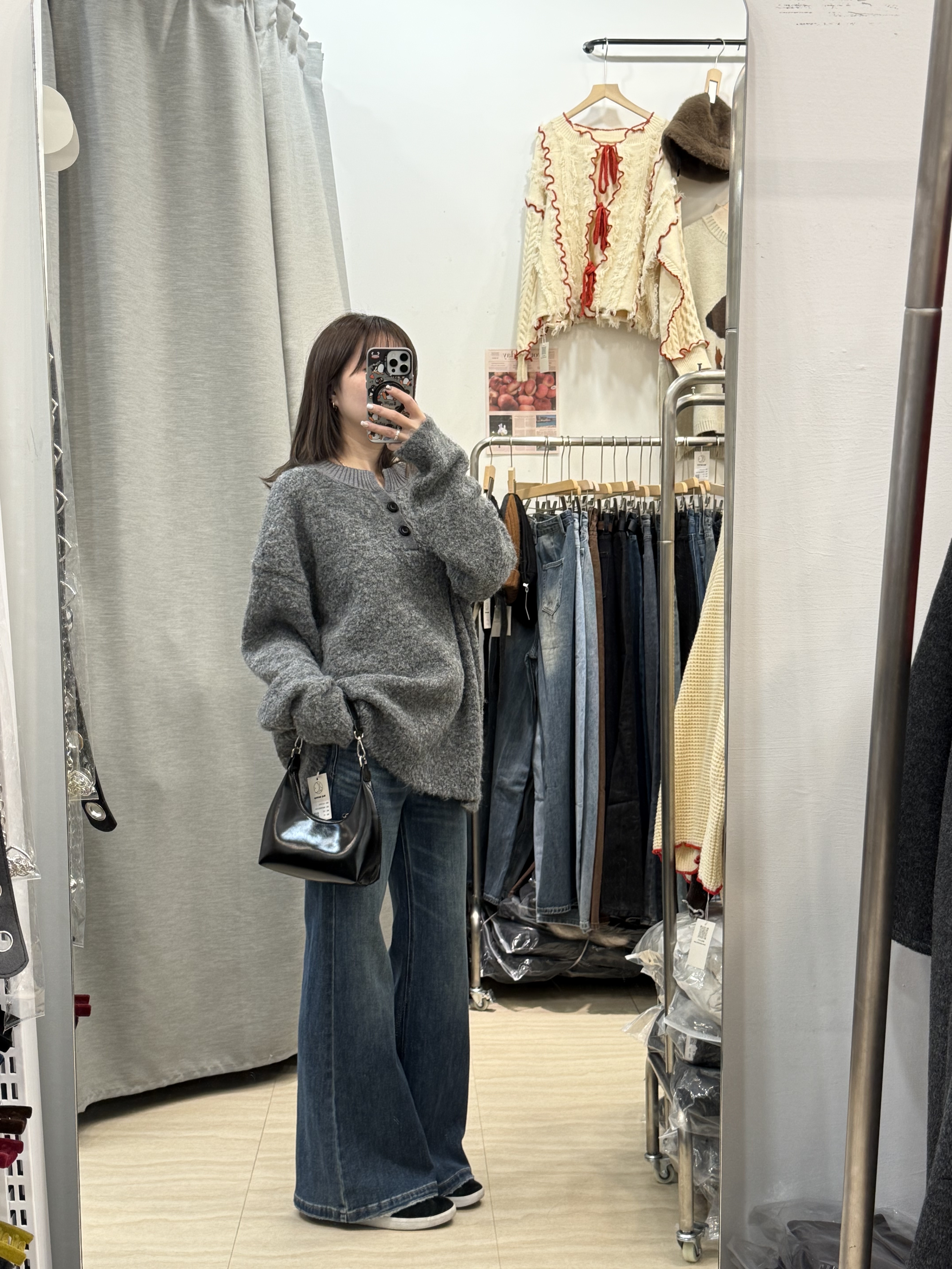 兩釦拼接領ＱＱ毛衣（任兩件半價）