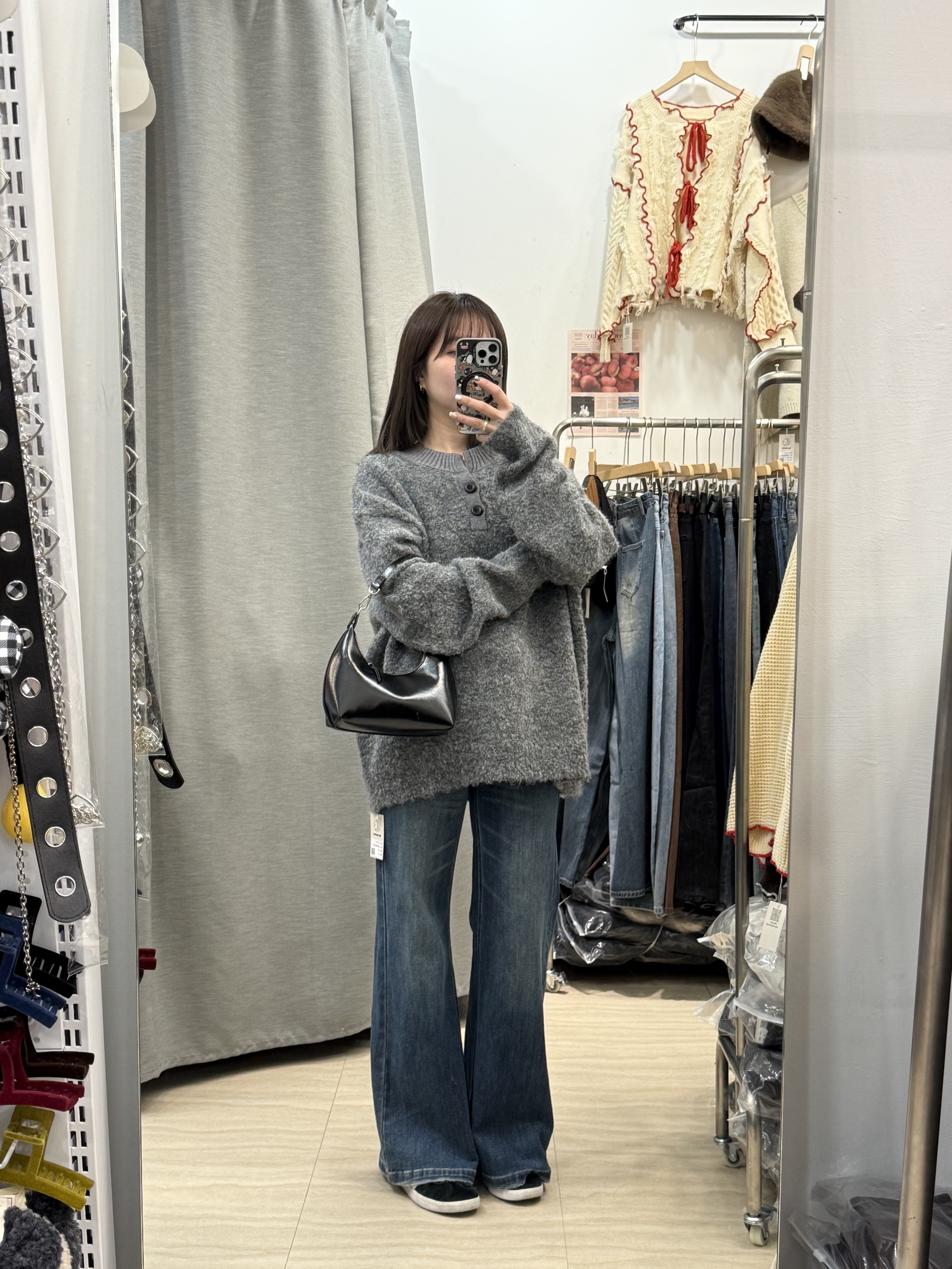 兩釦拼接領ＱＱ毛衣（任兩件半價）