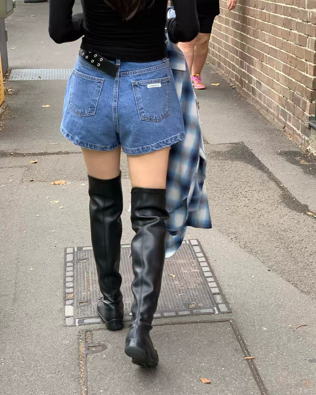 經典修飾款牛仔短褲