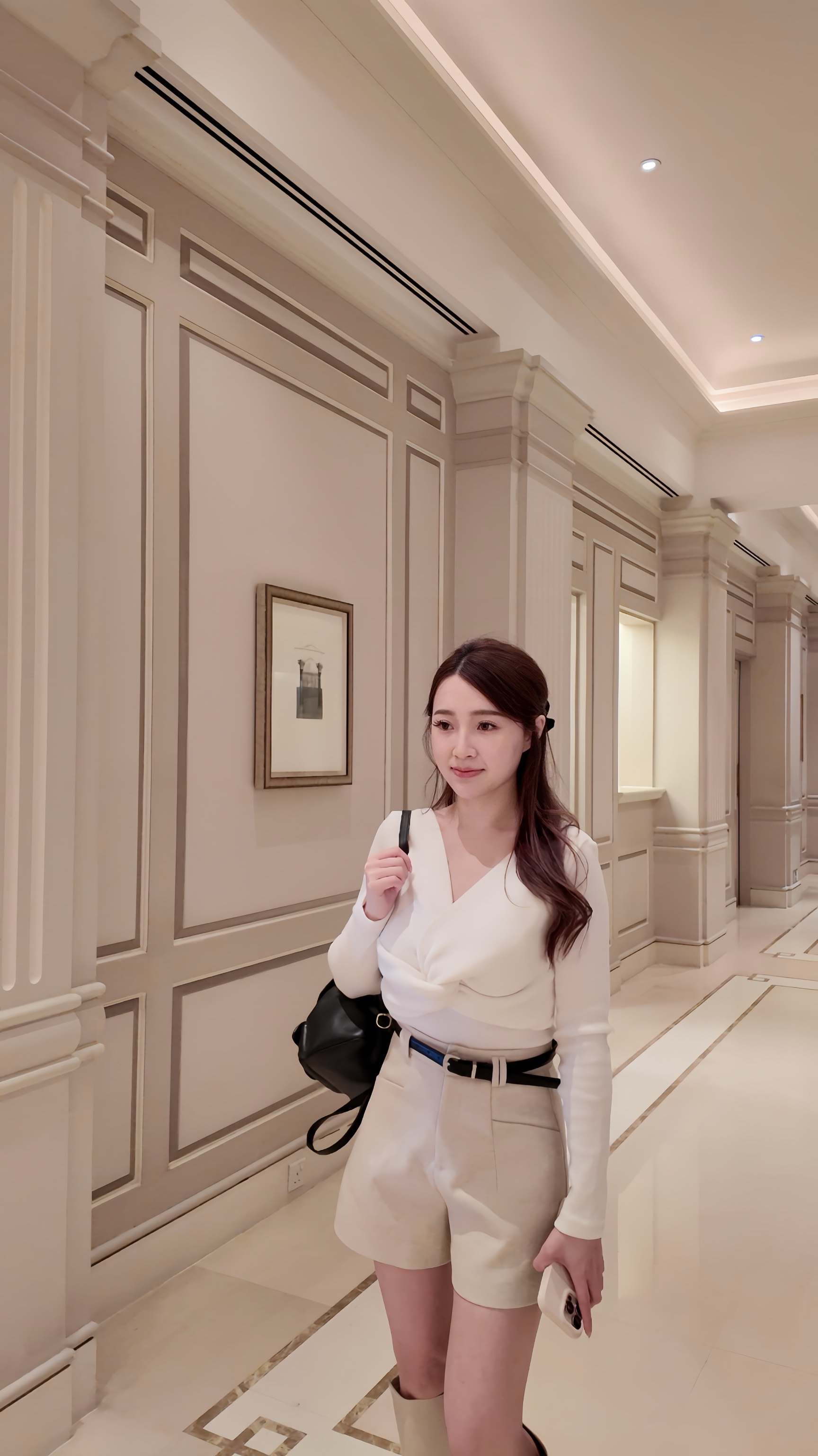 vneck毛茸茸扭結Top✨ **Special price**