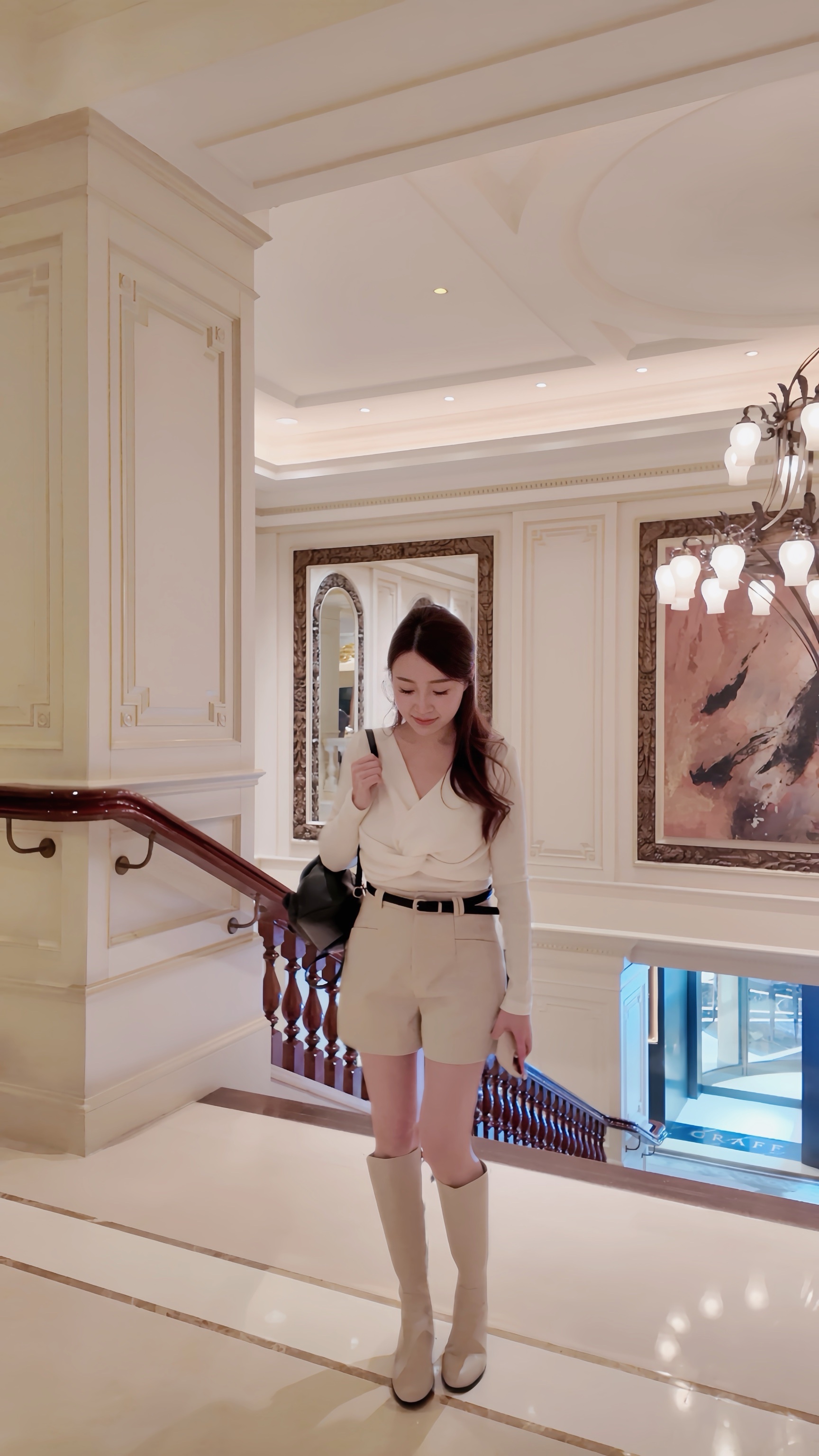 vneck毛茸茸扭結Top✨ **Special price**