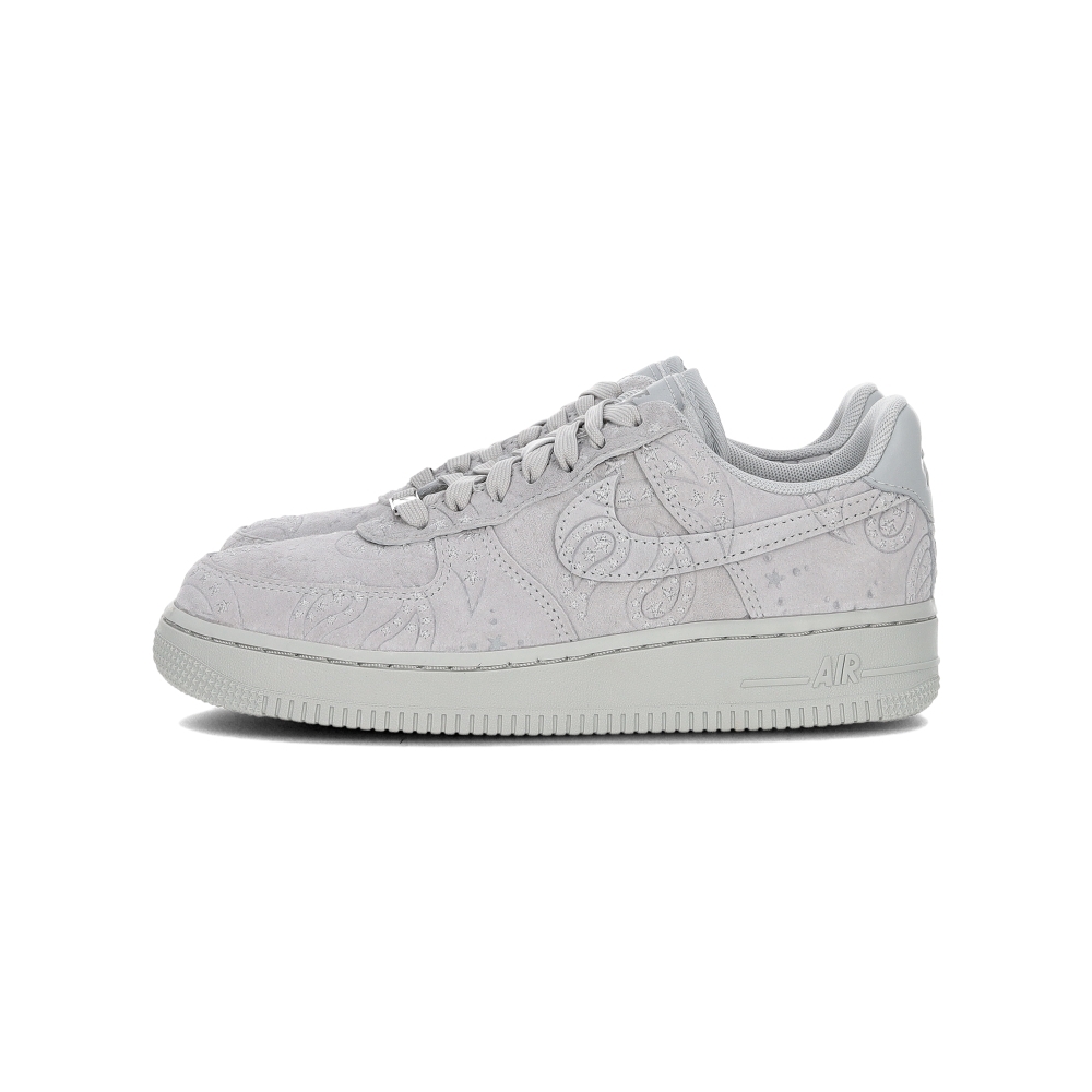 Nike Air Force 1'07 PRM 女鞋 灰白色 AF1 透氣 壓紋 運動 麂皮 休閒鞋 IO1259-002