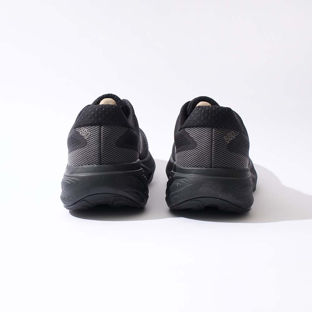 New Balance Fresh Foam X 880v15 男鞋 黑色 寬楦2E 緩震 透氣 慢跑鞋 M880K15