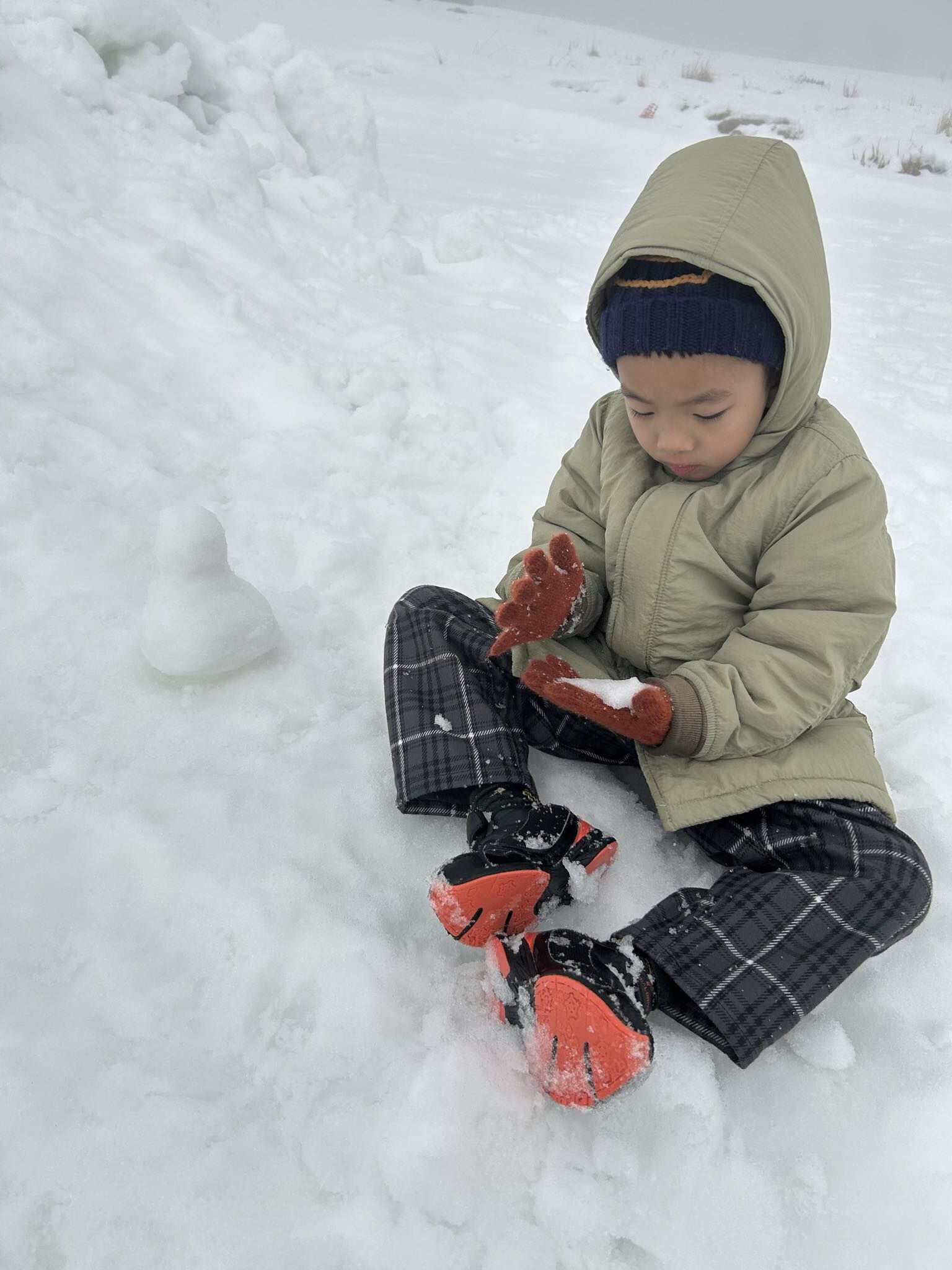 日本L.copeck 細絨格紋 微寬錐形休閒長褲 (炭灰色，110) C1143