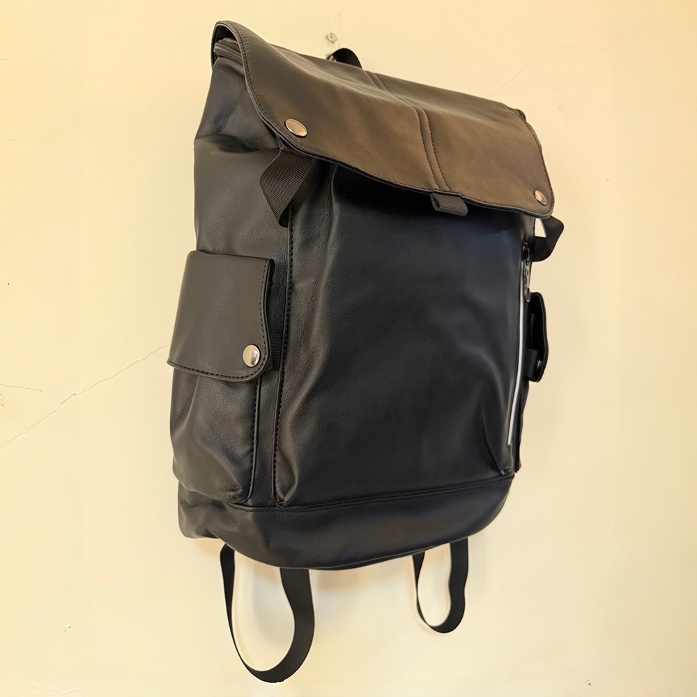 背包 男生背包 筆電包 雙肩包 後背包 皮革後背包 大容量包包 旅行包 商務後背包 多功能電腦包 黑色後背包 483