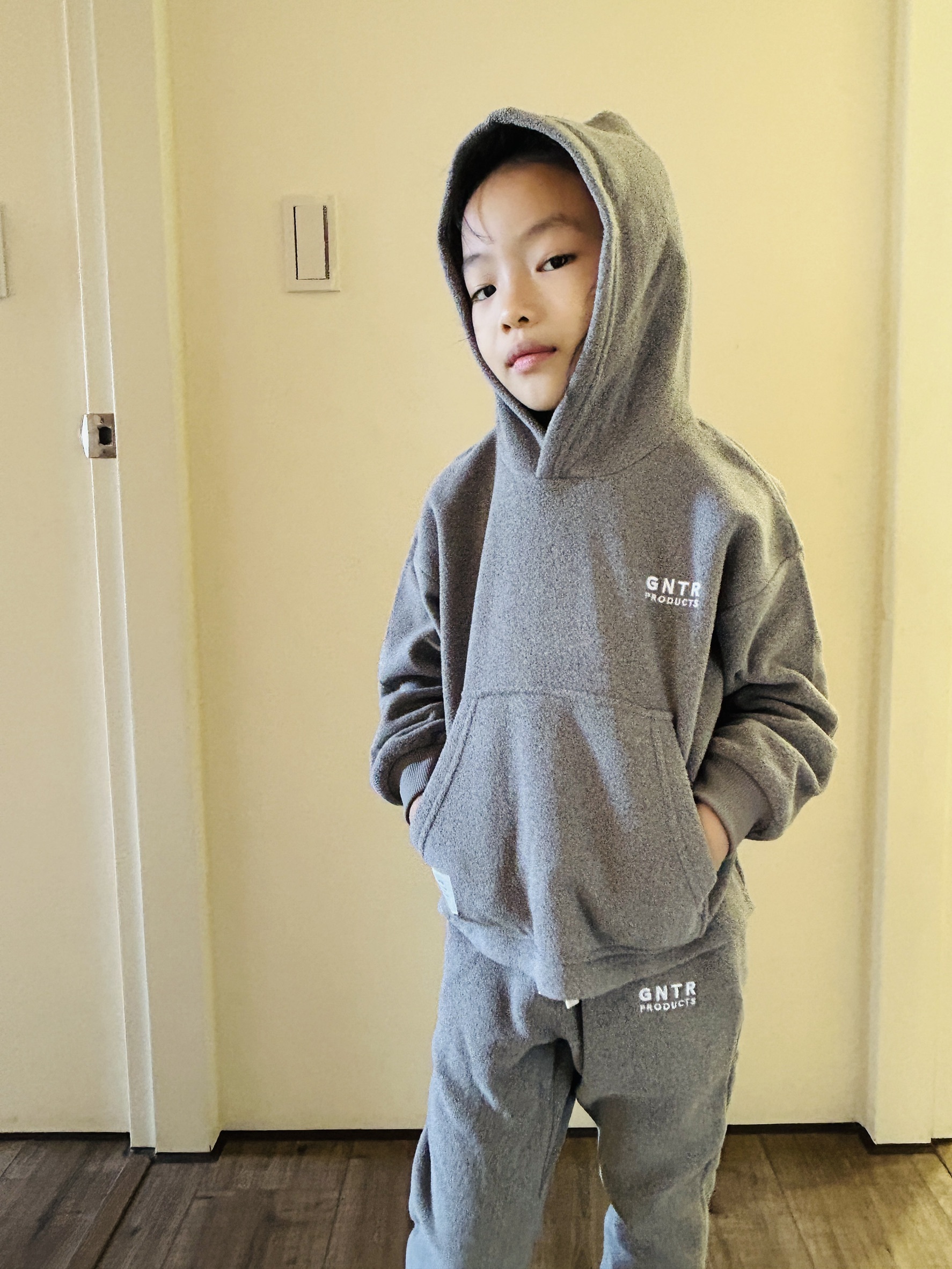 日本 GENERATOR 保暖絨毛連帽休閒套裝 (連帽上衣+長褲，110-120尺寸)