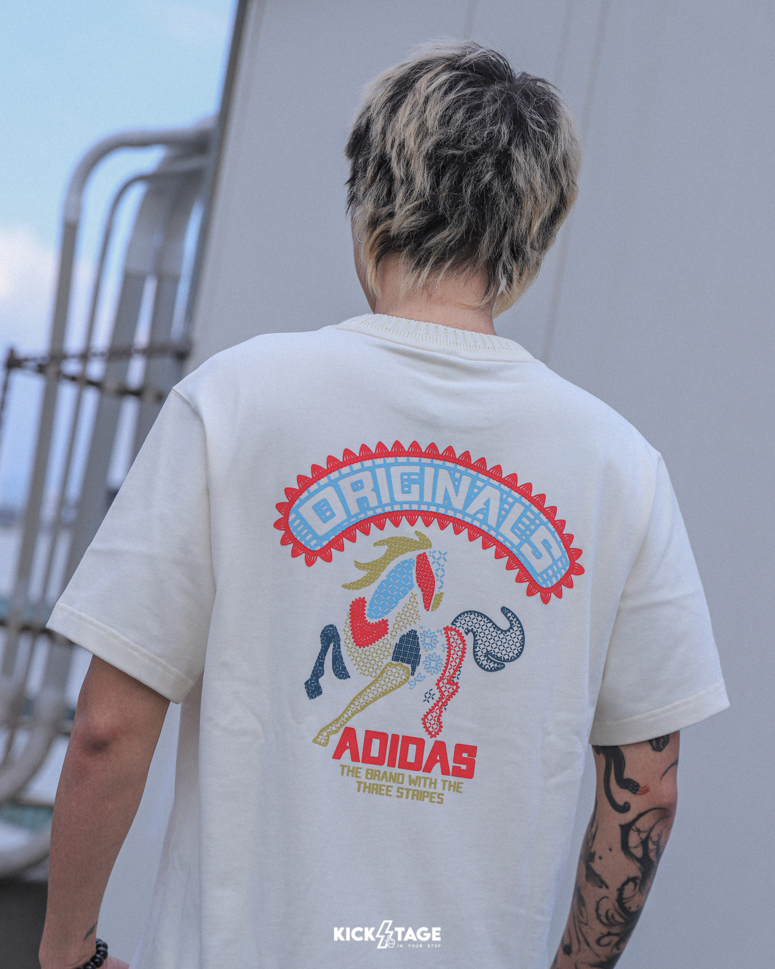 ADIDAS LNY TEE CNY 米白色馬年三葉草新年寬鬆純棉短T【KT0713】