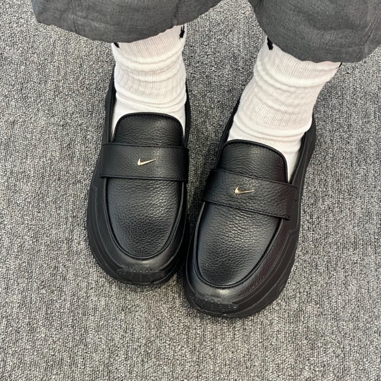 NIKE AIR MAX PHENOMENA 小勾勾樂福鞋