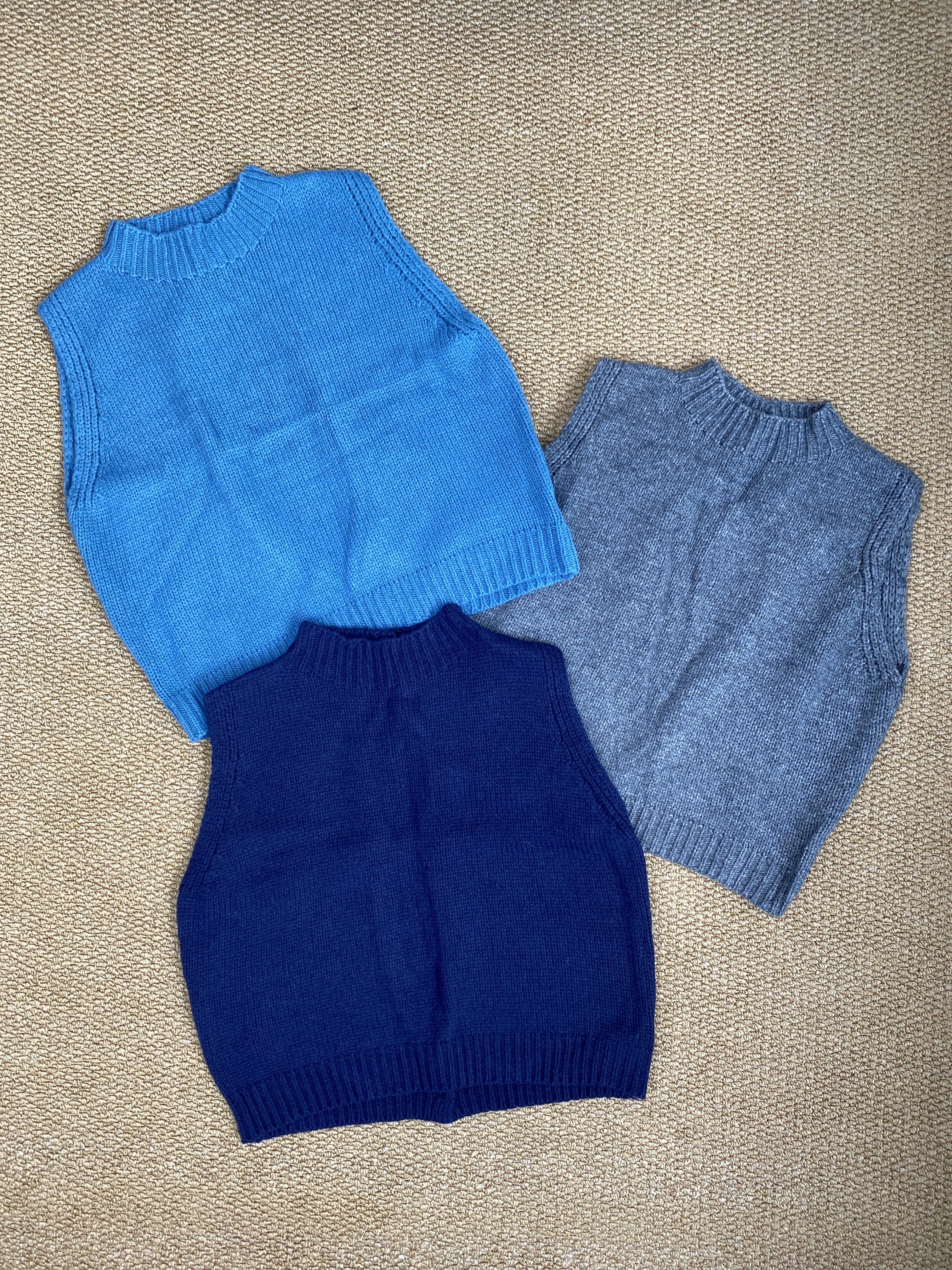 W00101後鏤空針織背心