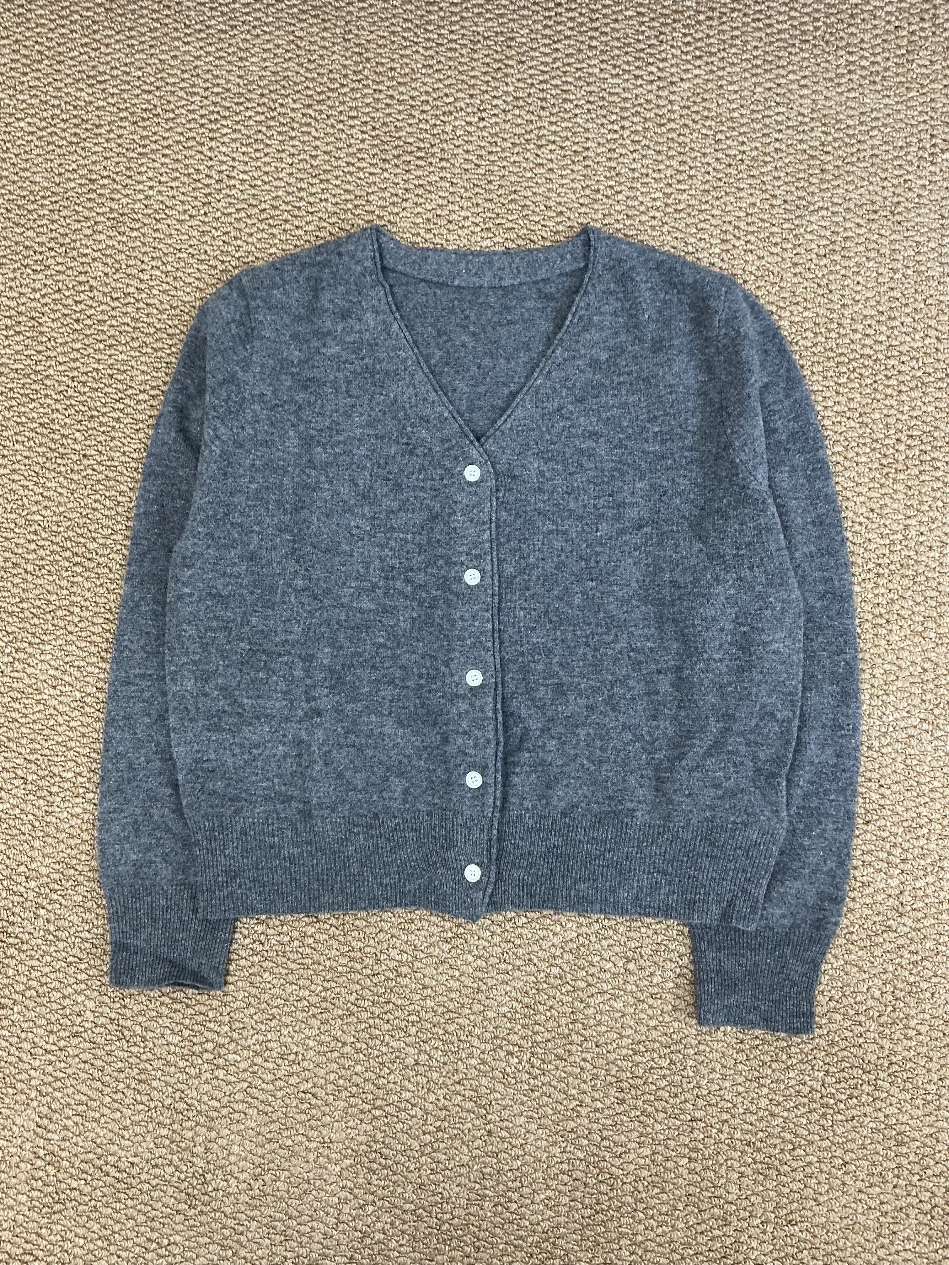 W00107排扣V領羊毛上衣