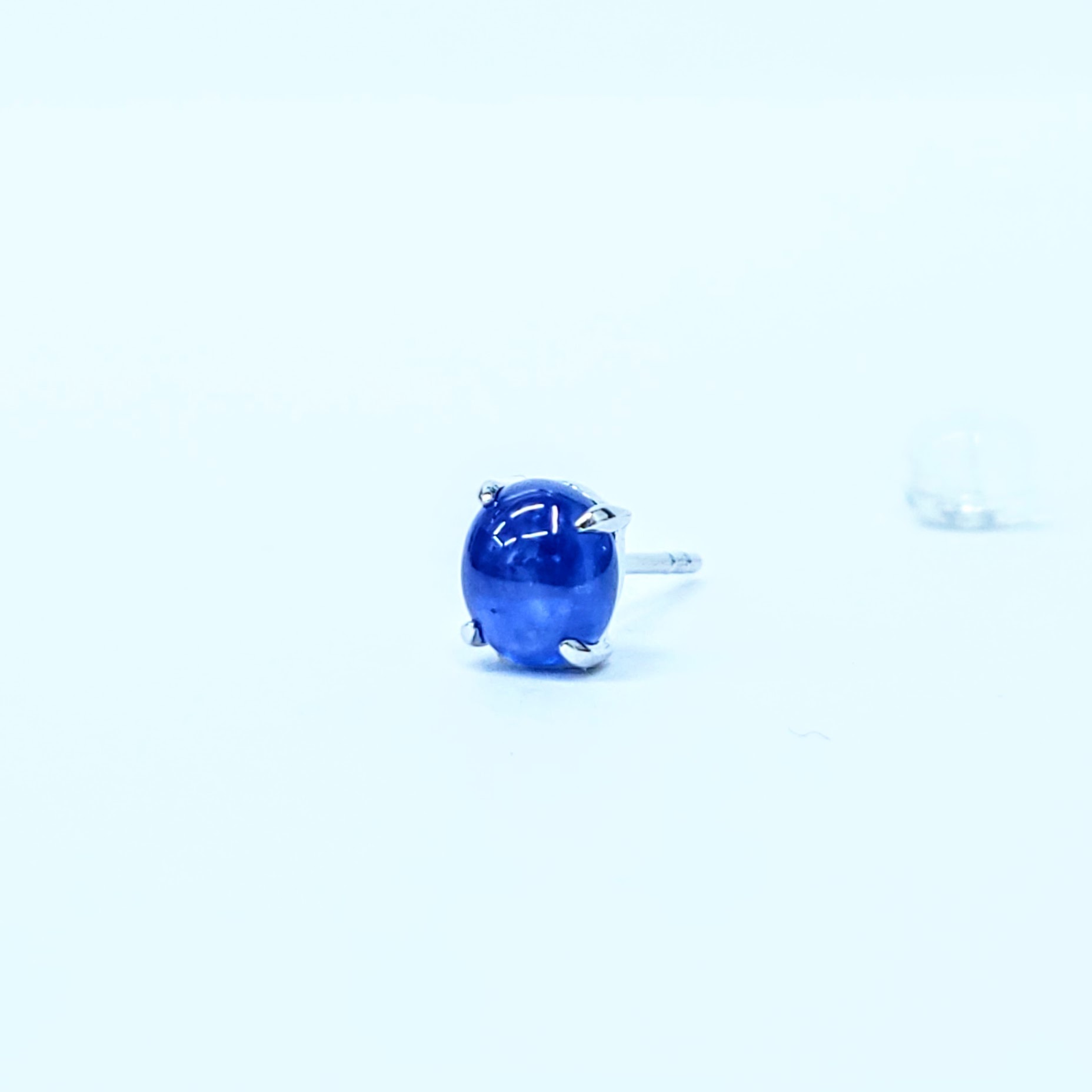 全新18K白金【主石1卡32份藍寶石】單耳環