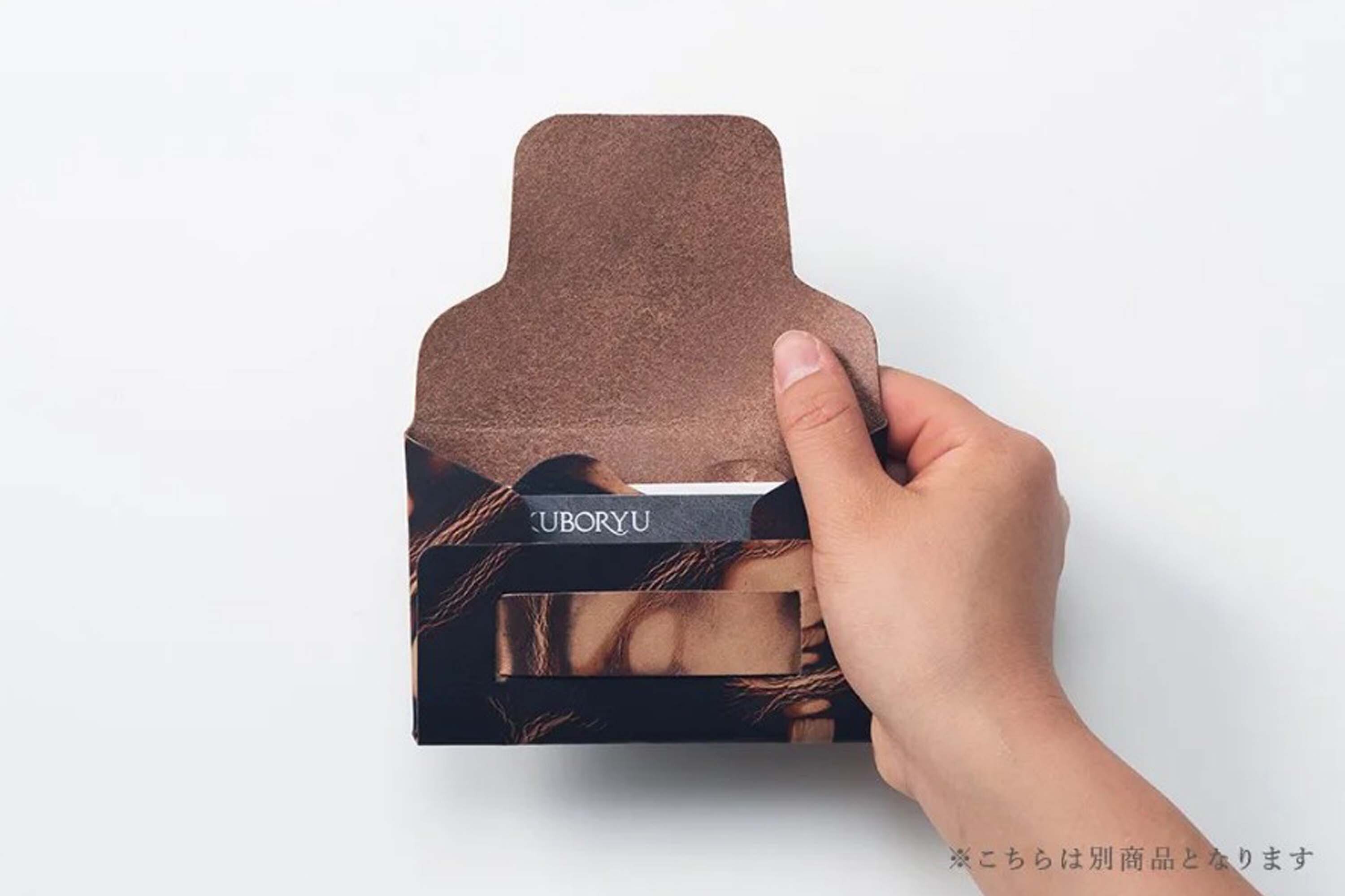 日本傳統工藝阿波和紙與100%日本東京豚革製成的新型皮革製卡片夾
