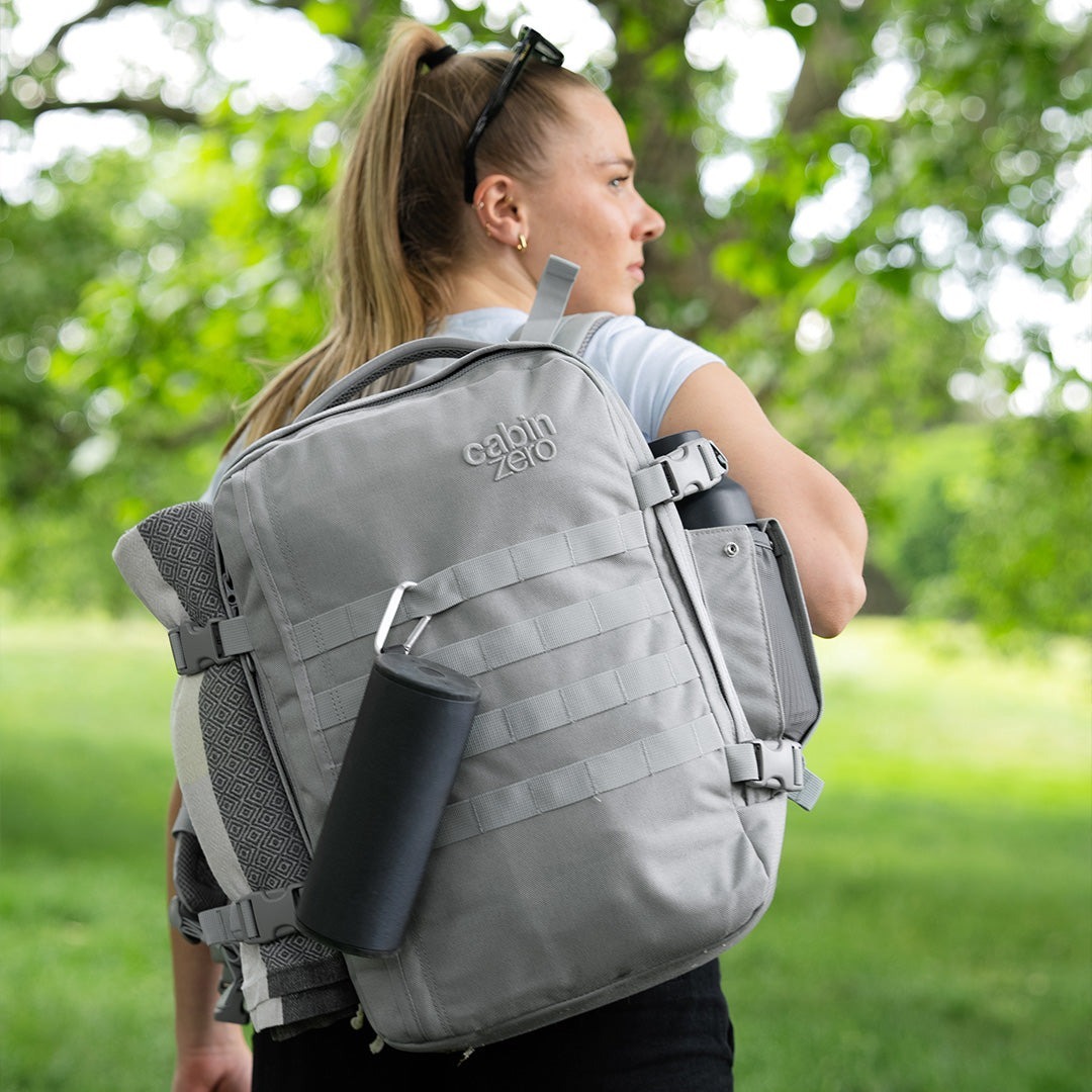 CabinZero 英國輕旅登機後背包 霧晨灰 軍用款 44L 大容量 行李包 CC09BACA5003