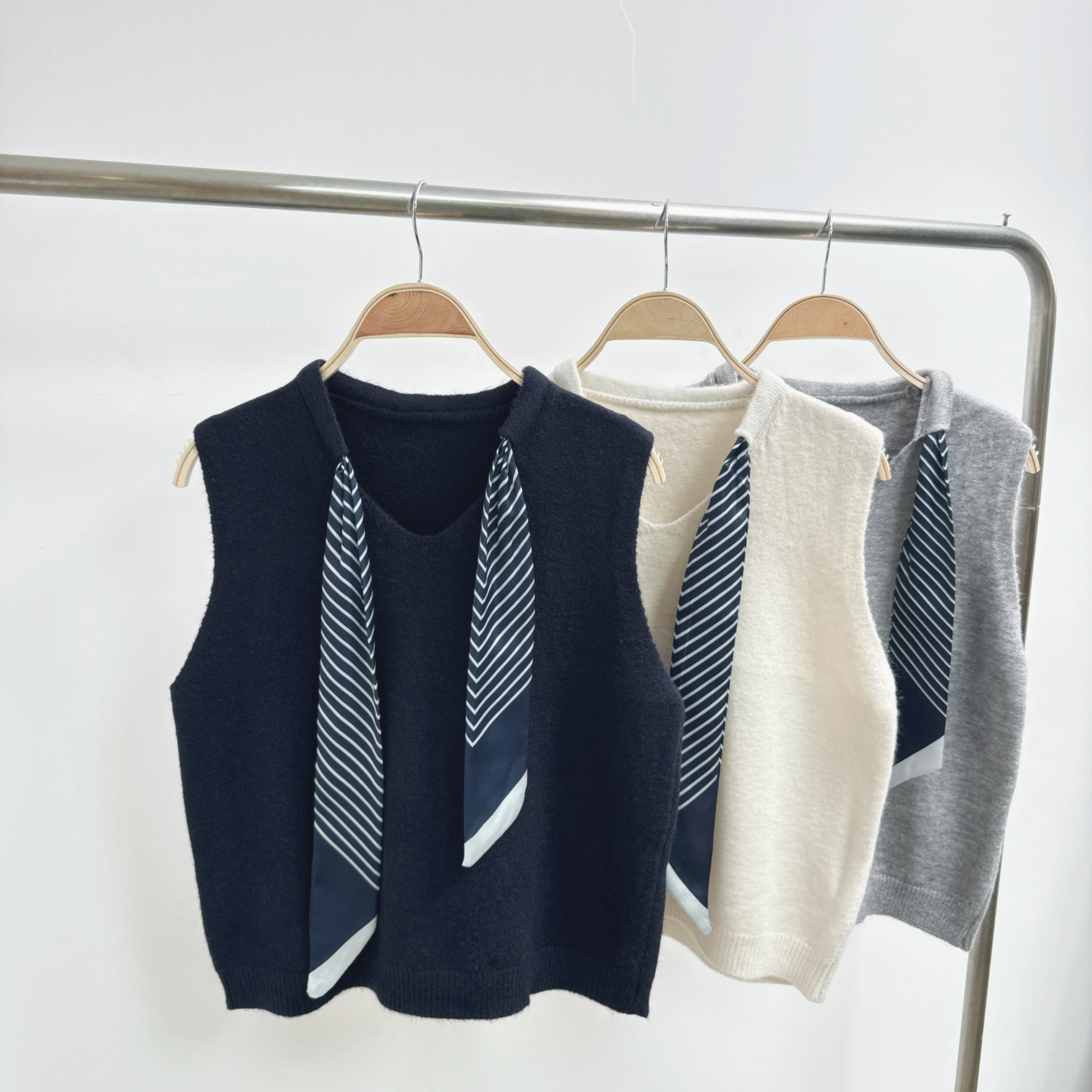 斜紋絲帶綁領冷背心 (B49-B53)