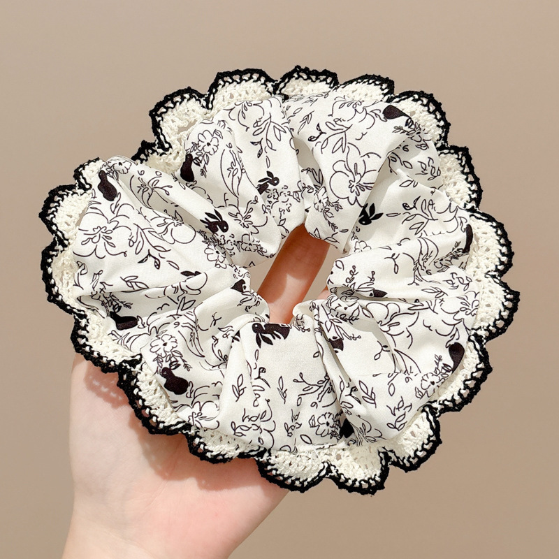 [3 FOR RM10] Black & White Tone Scrunchies