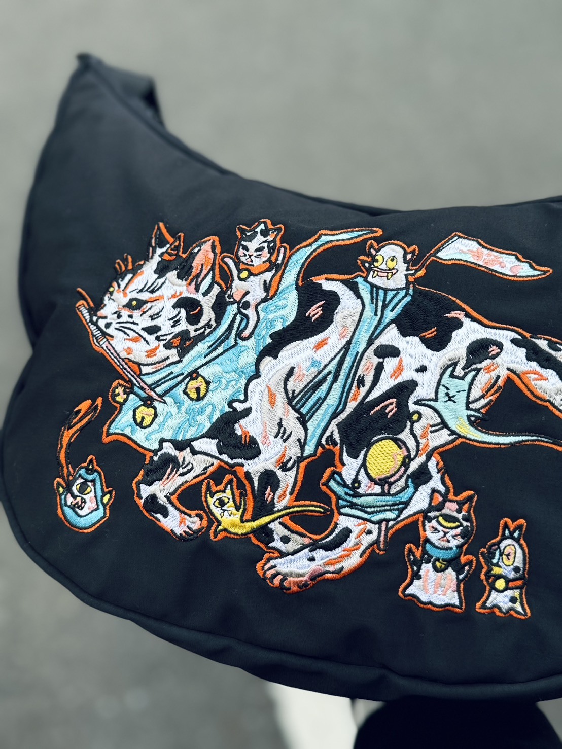 大柴裕豪｜百貓圖 二代半月包