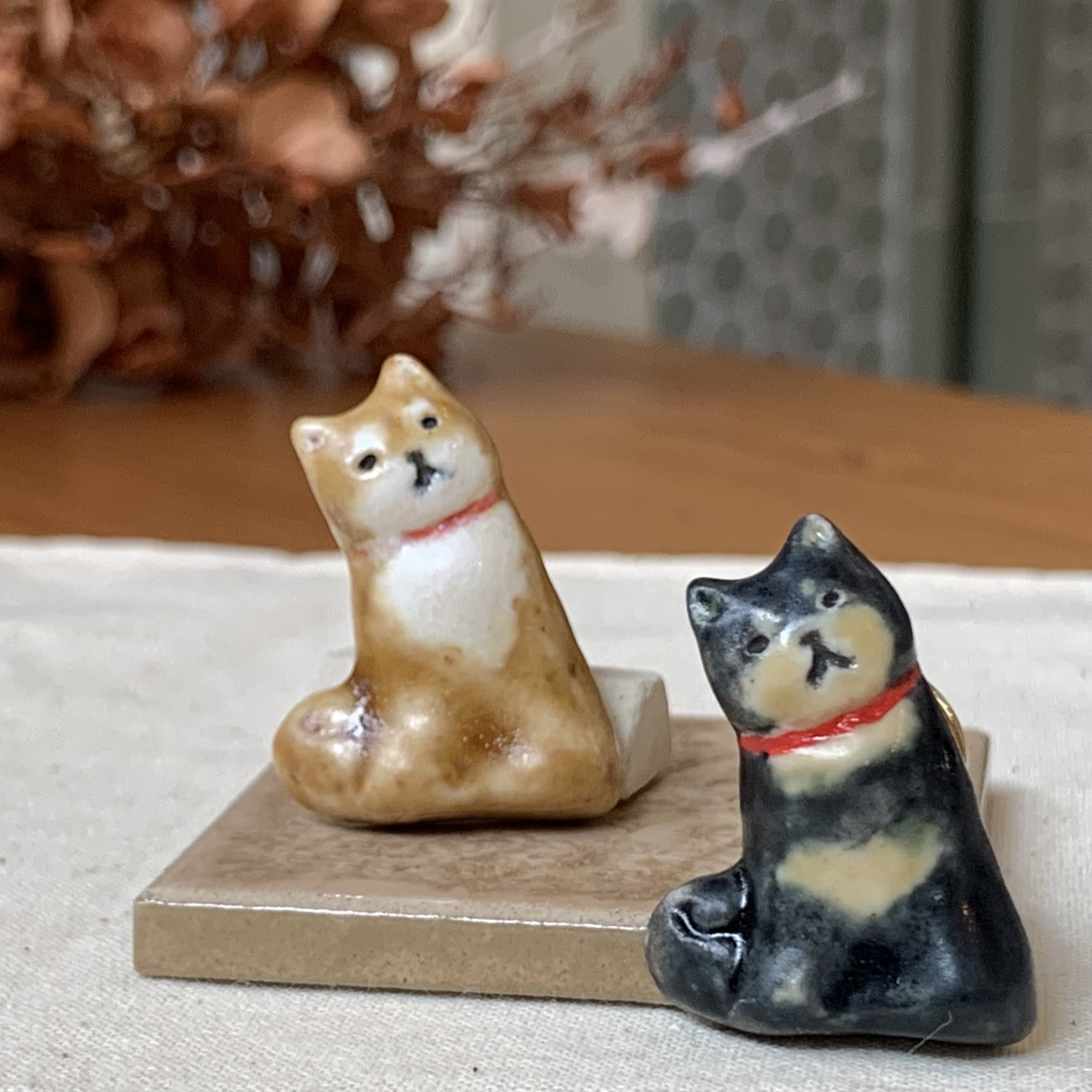 七窯社 - 紅項圈柴犬別針