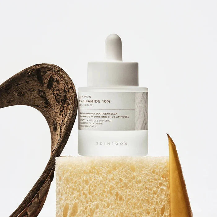 SKIN1004 Centella Asiatica 300 Microneedle Serum with 10% Niacinamide for Pore Minimizing and Brightening, 30ml 736667