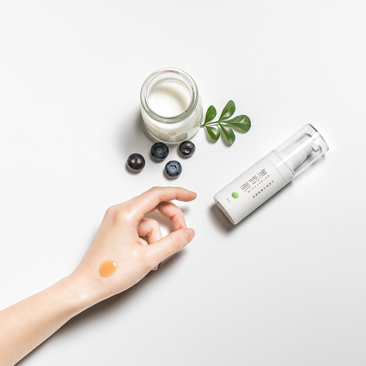 牛奶煥白緊緻前導精華