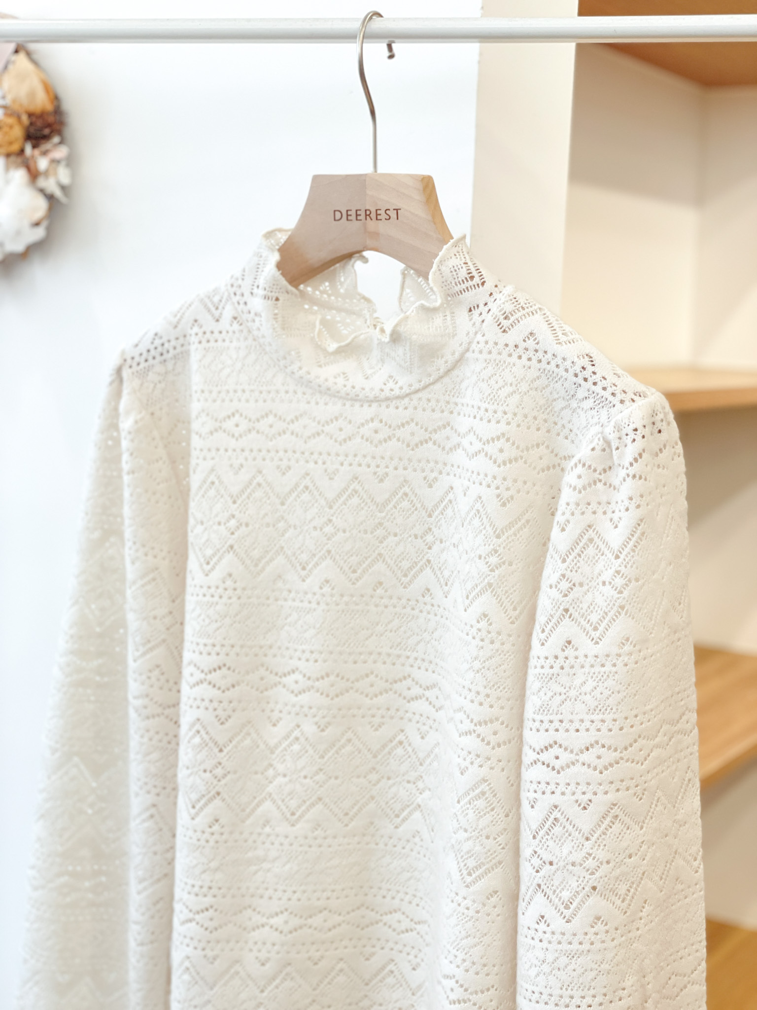 T1461 Seashell Lace Velvet Top