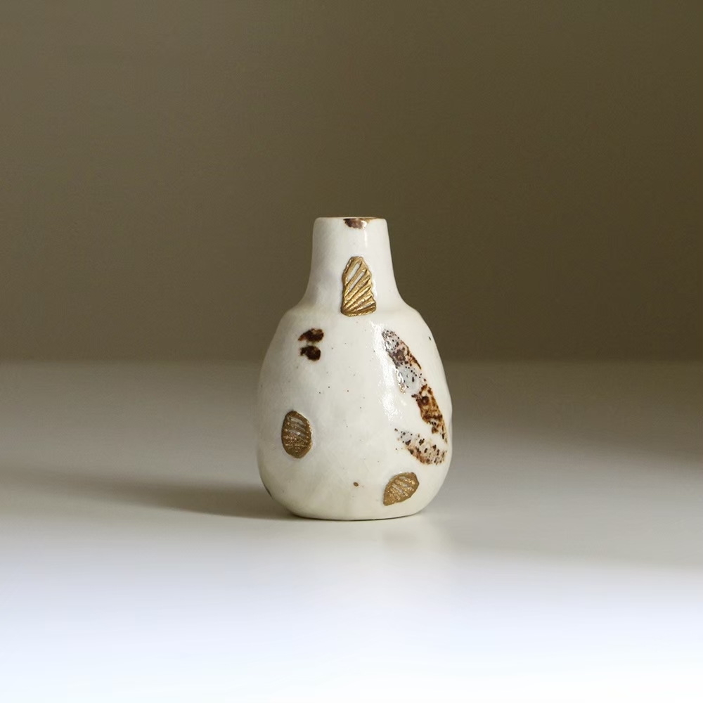 侘白貝紋花瓶