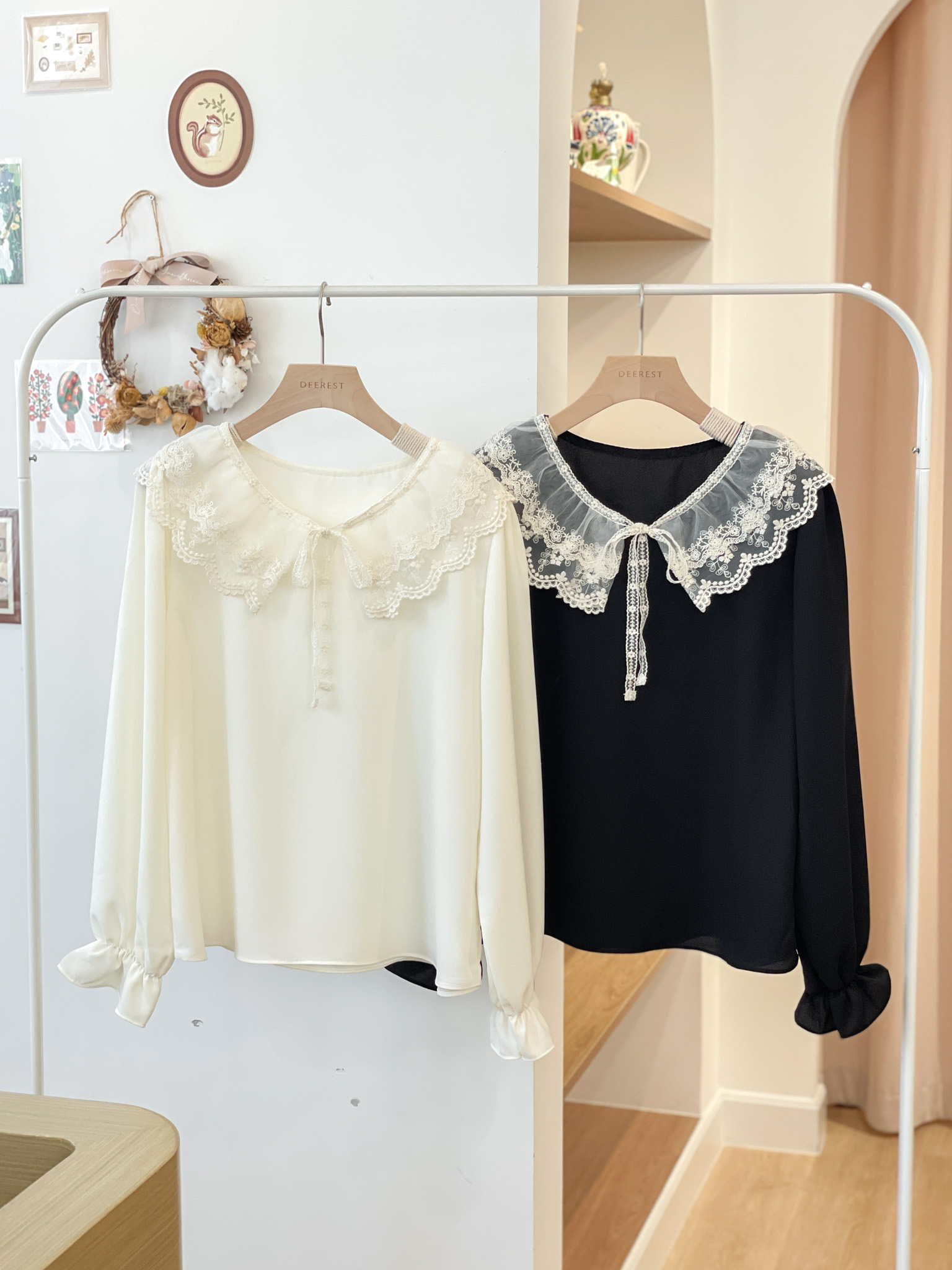 T1462 Guppy Breeze Lace Collar Blouse