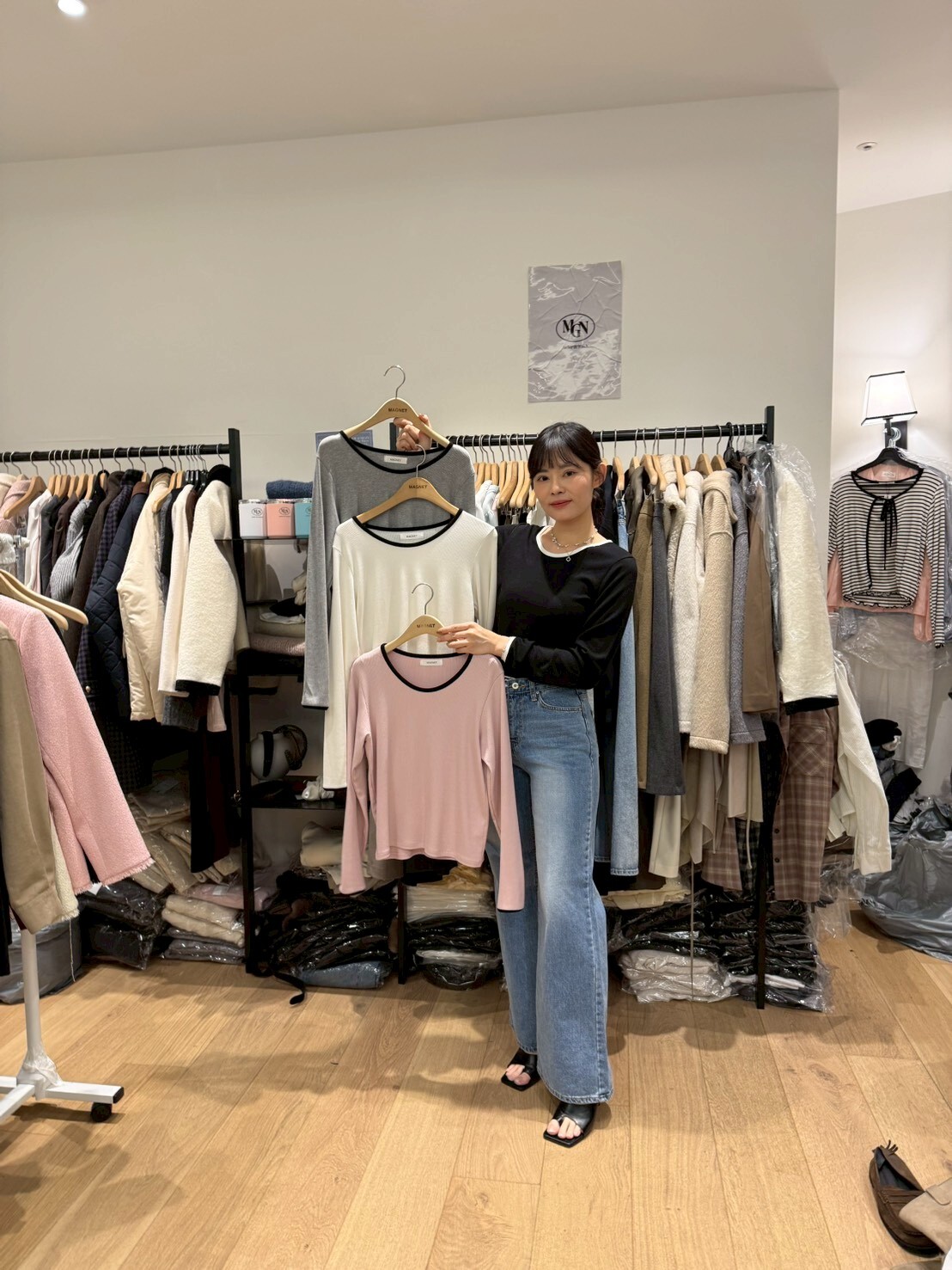 MN5406 撞色邊圓領上衣 *特價* (優惠碼同充值購物金不適用)