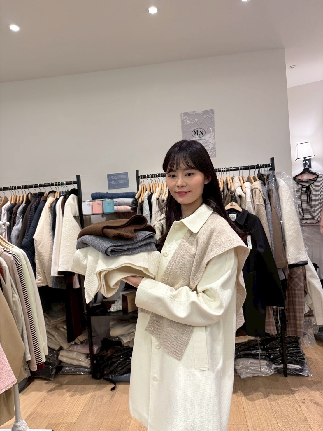 MN5404 純羊毛小披肩 *特價* (優惠碼同充值購物金不適用)