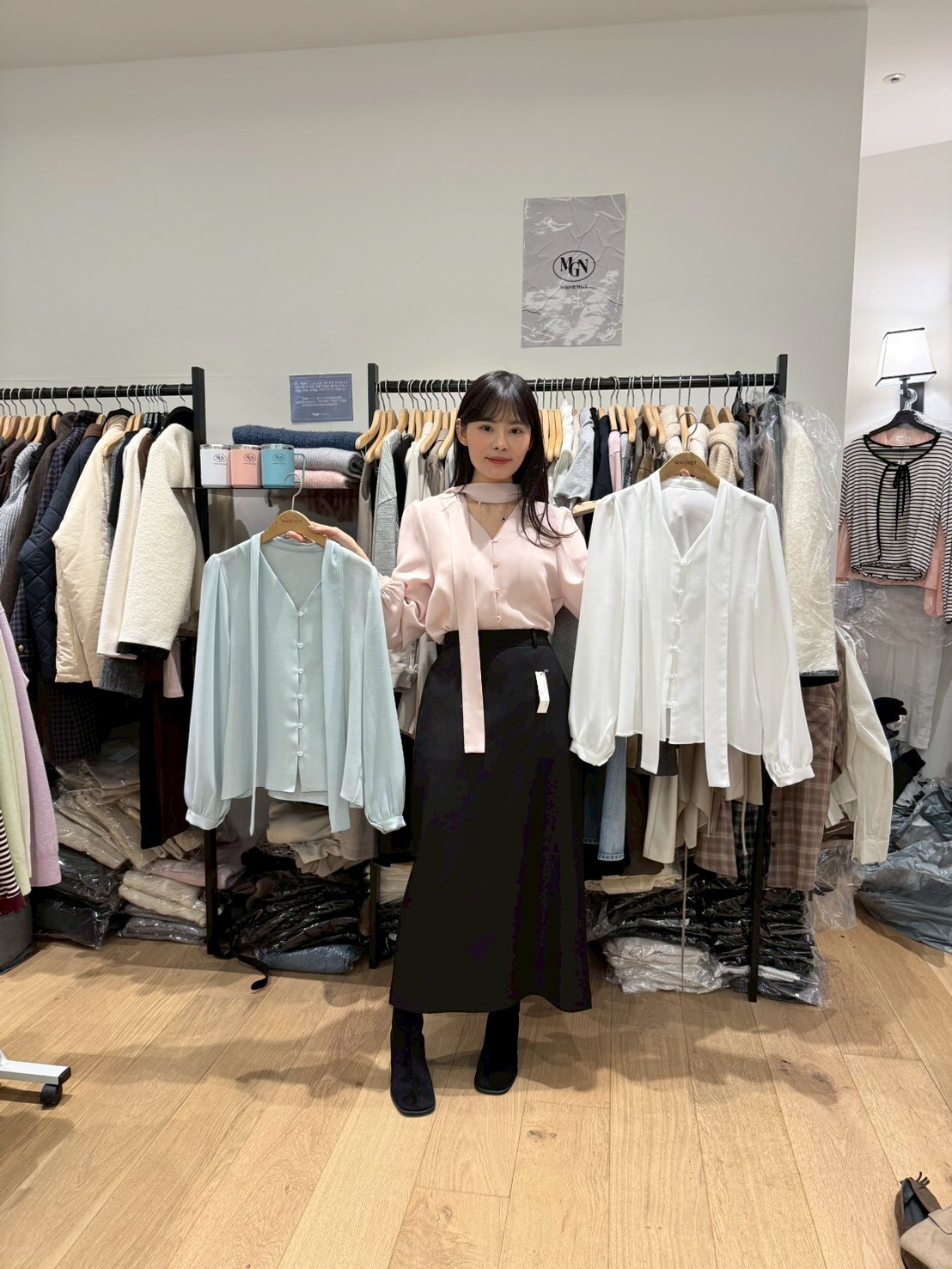 MN5413 V領綁帶紐扣襯衫 *特價* (優惠碼同充值購物金不適用)