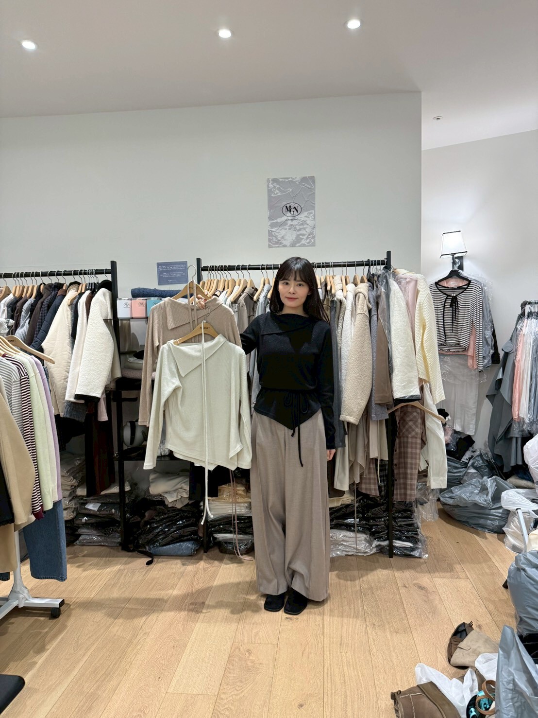 MN5414 單側翻領不規則剪裁上衣 *特價* (優惠碼同充值購物金不適用)