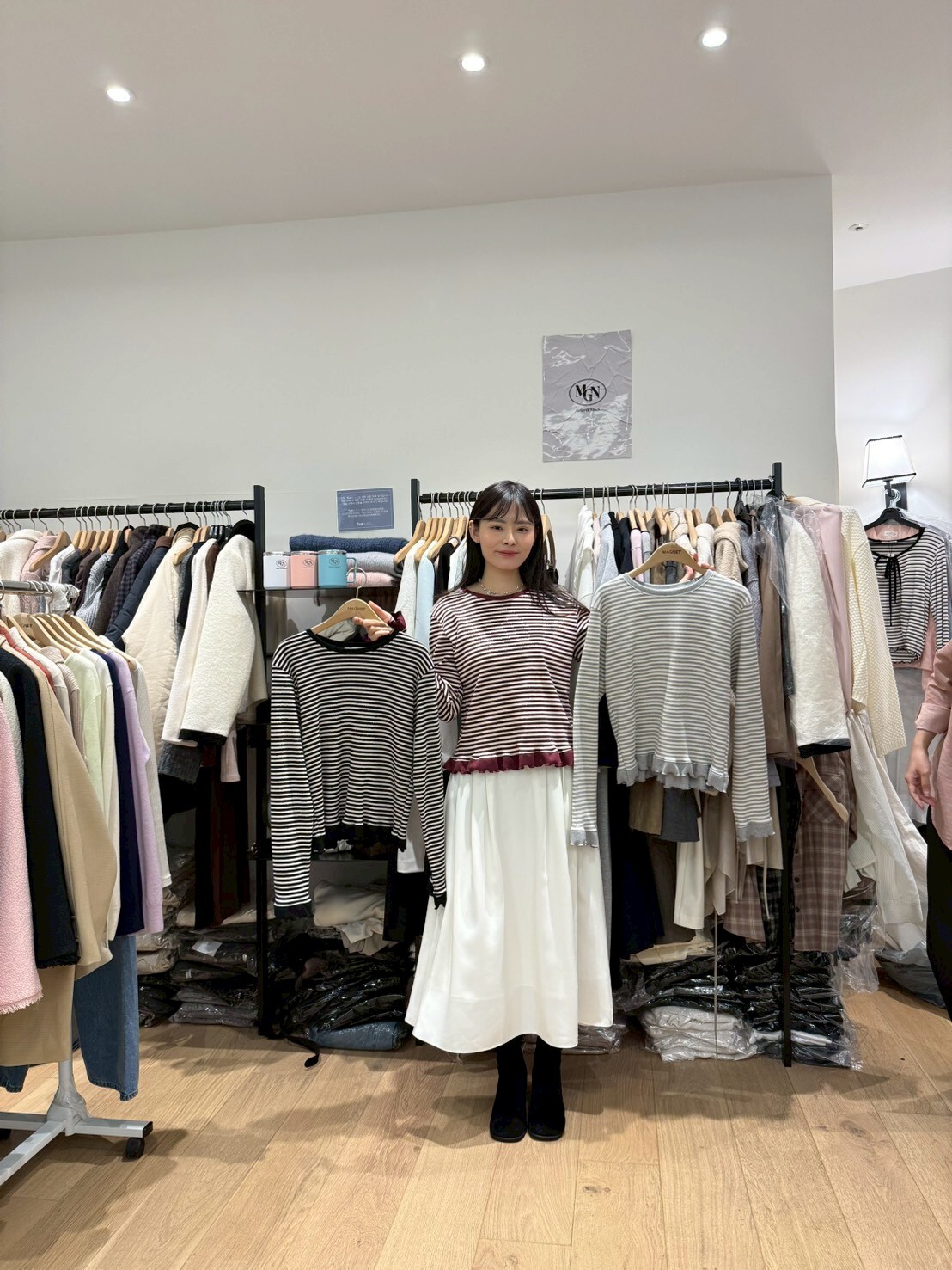 MN5408 荷葉下擺條紋上衣 *特價* (優惠碼同充值購物金不適用)