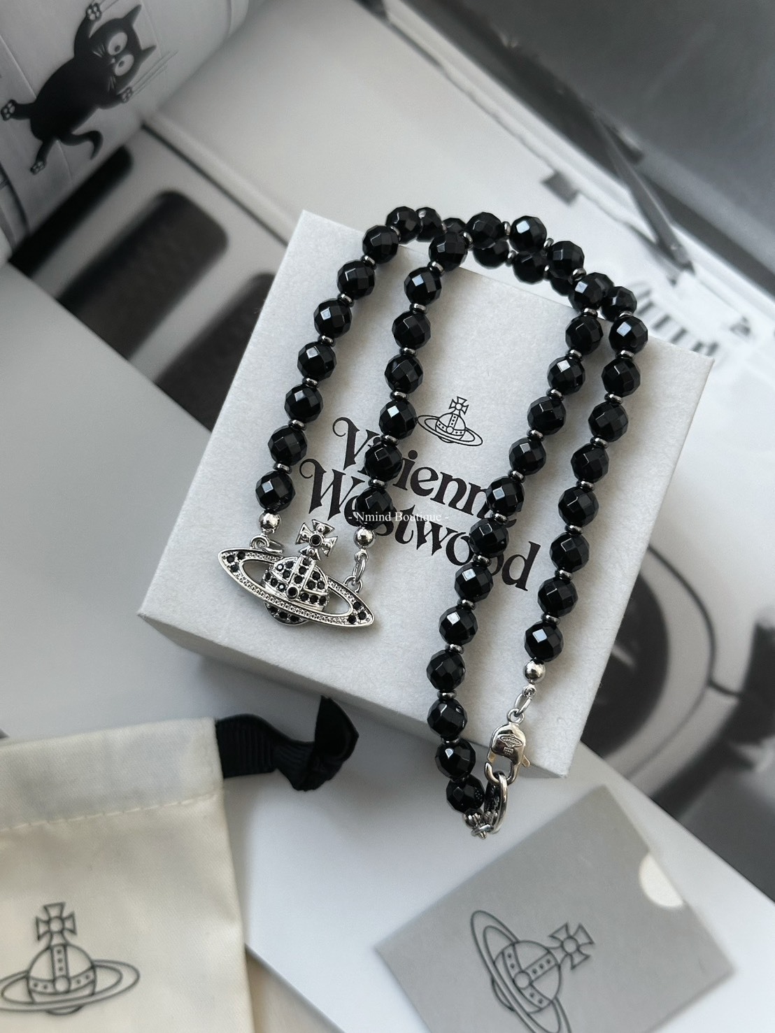 <好飾到✨> Vivienne Westwood Messaline 黑星球水晶頸鍊