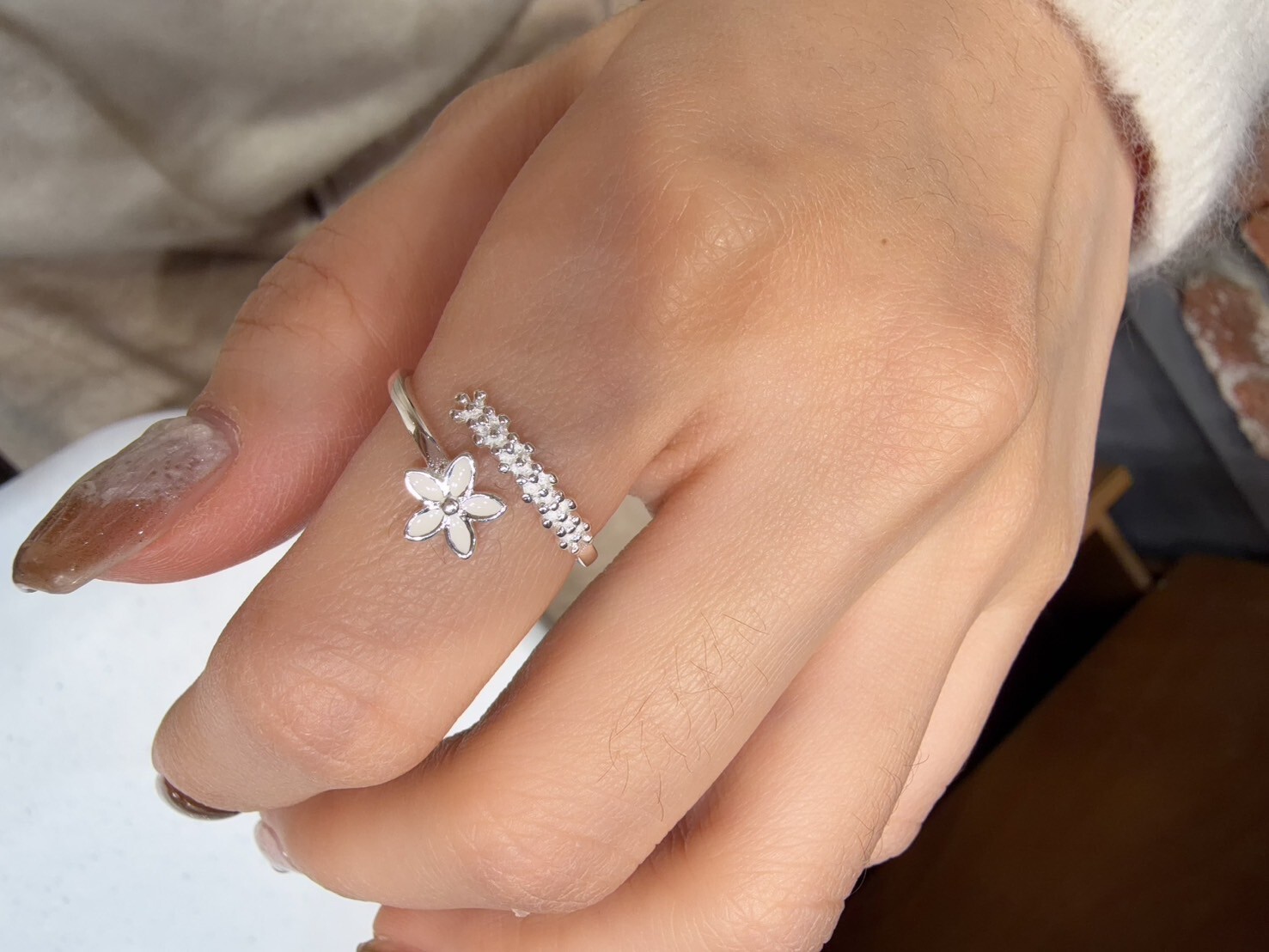 HM5453 ⚪️925 銀 小白花花串戒指