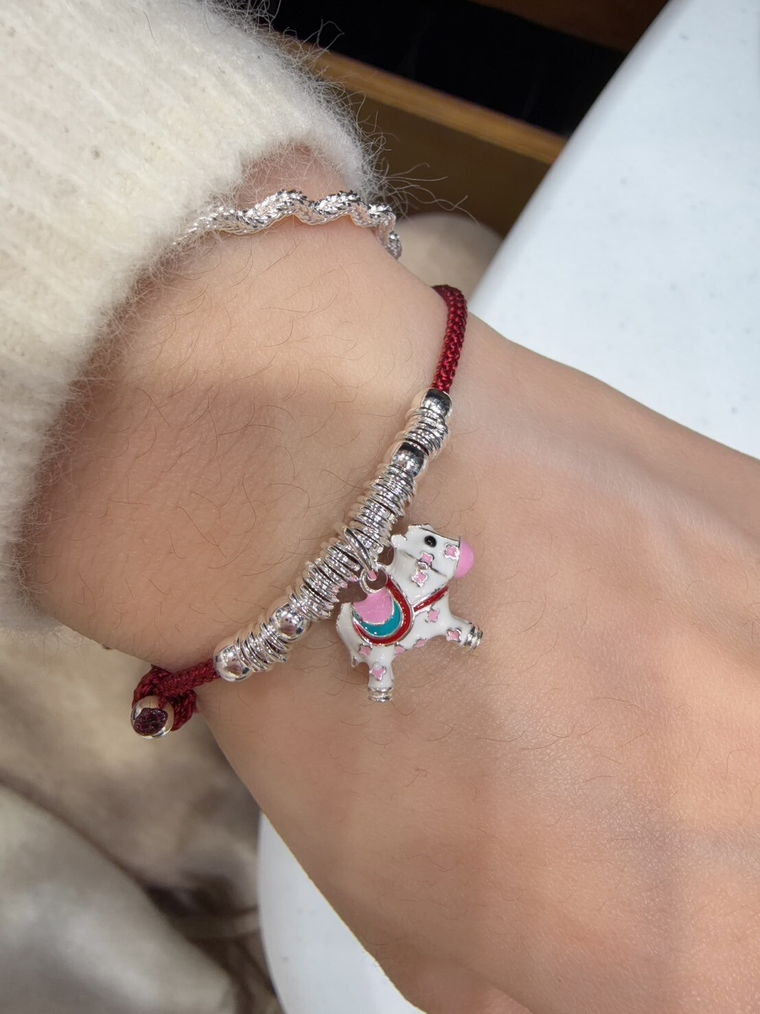 HM5415 ⚪️925 銀 立體彩釉紅繩錢串串小木馬