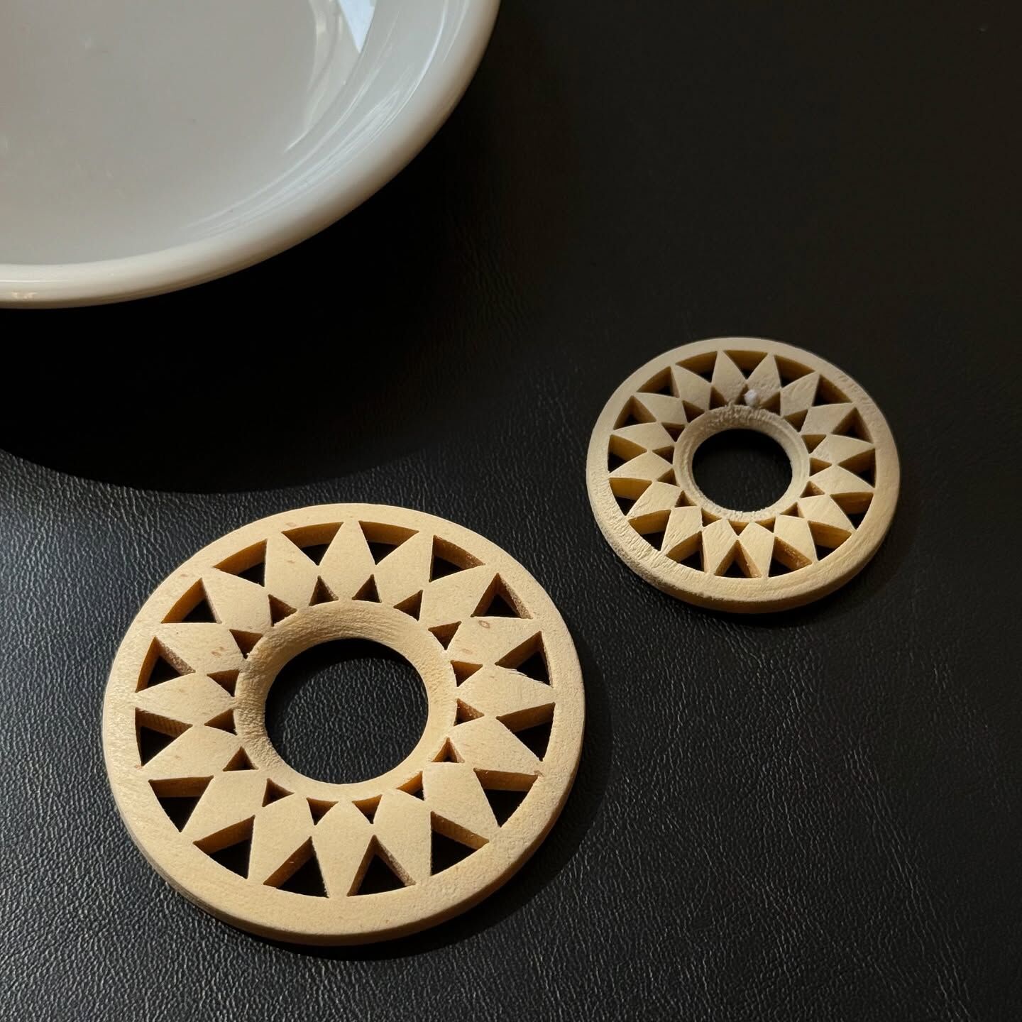 [原石] 水晶球底座 原木材質