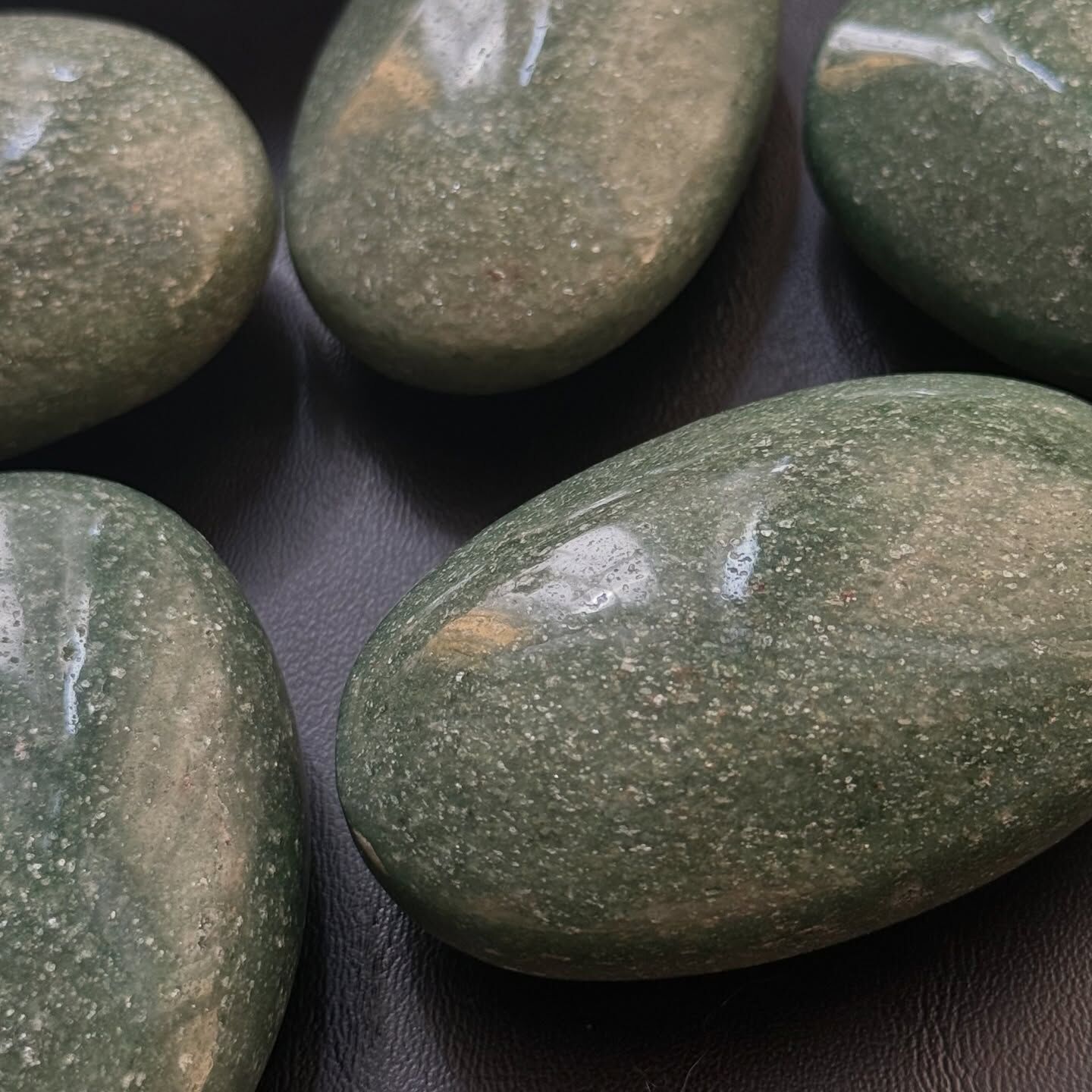 [原石] 高等級 東菱玉 水晶把玩