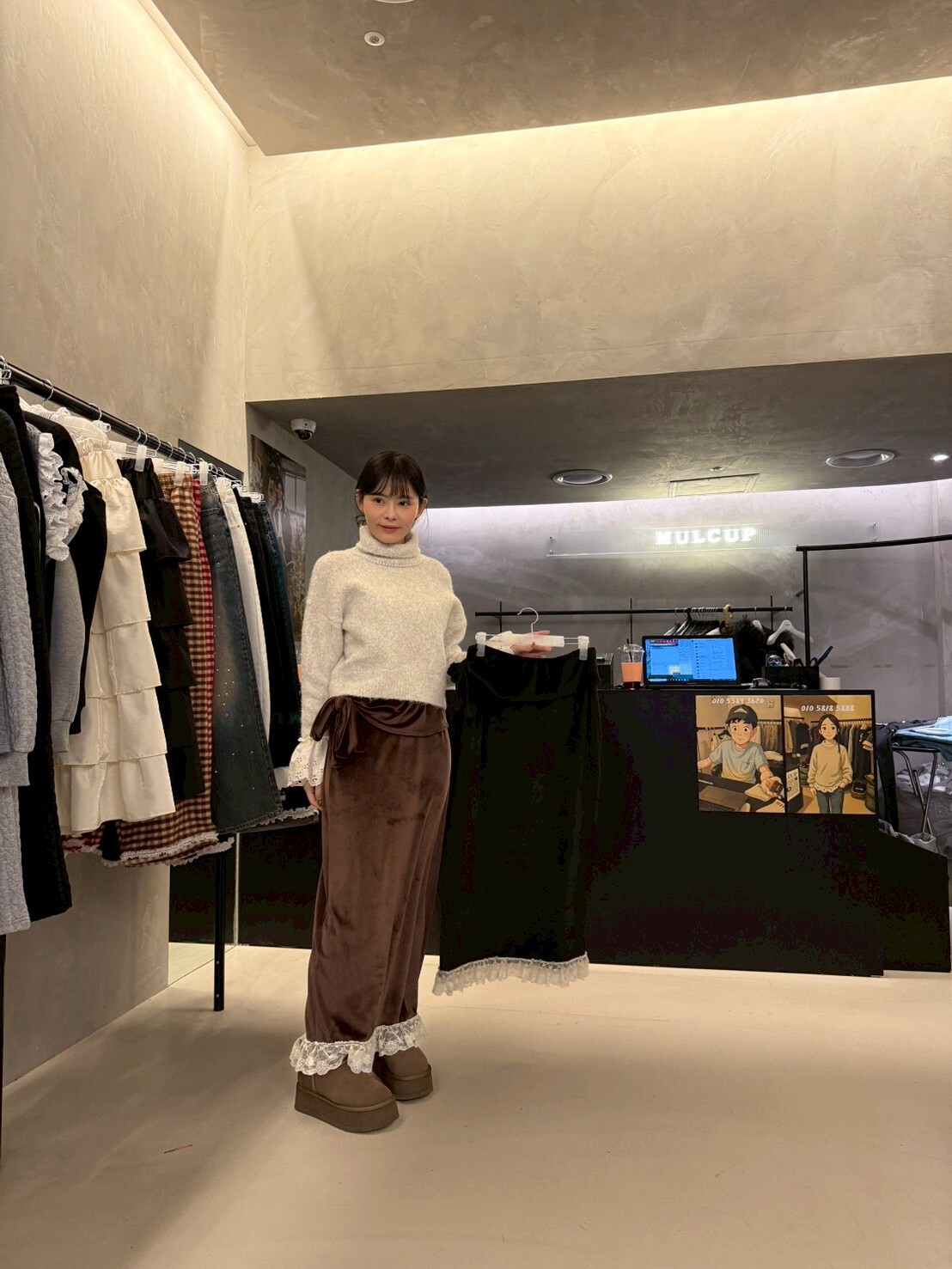 MP5435 蝴蝶結絨面刺繡下擺半身裙 *特價* (優惠碼同充值購物金不適用)