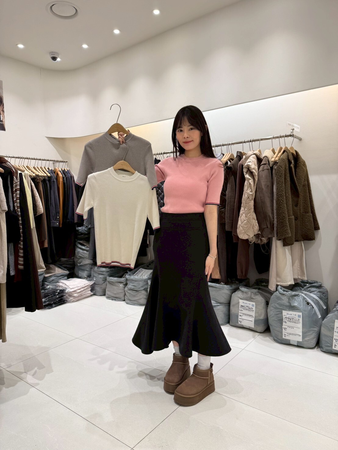 BI5427 撞色包邊圓領暗坑紋Tee *特價* (優惠碼同充值購物金不適用)